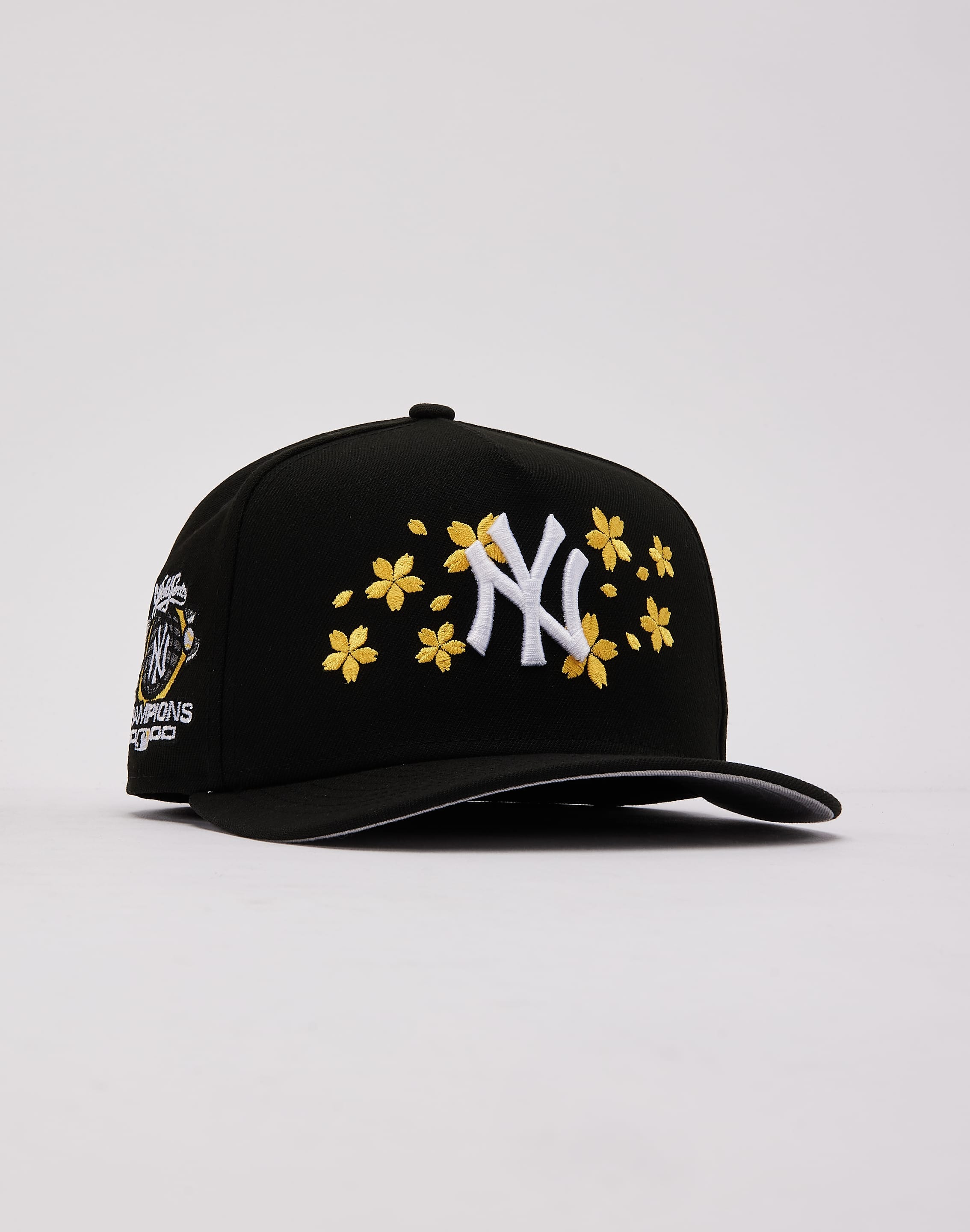 New Era New York Yankees Cherry Blossom 9FORTY A - Frame Snapback Hat