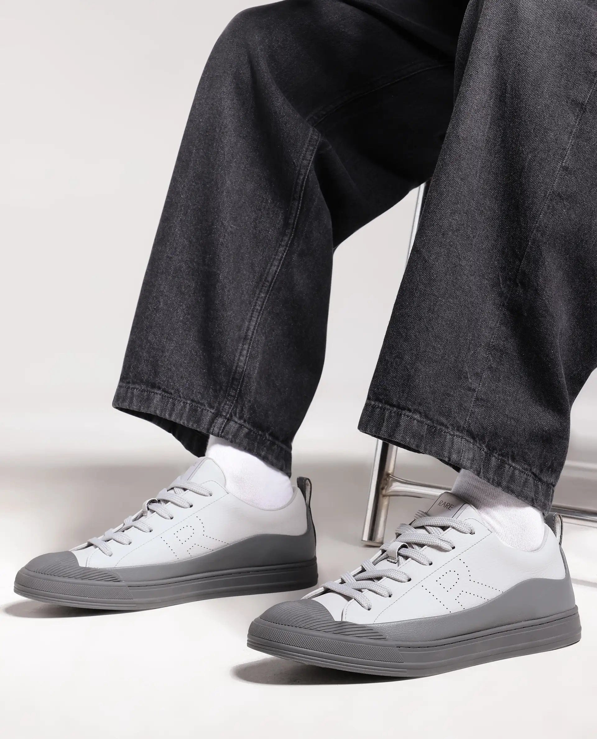 RAREZ Rare Rabbit Men's Sauron Wave 24 Light Grey Micro Leather Sneaker