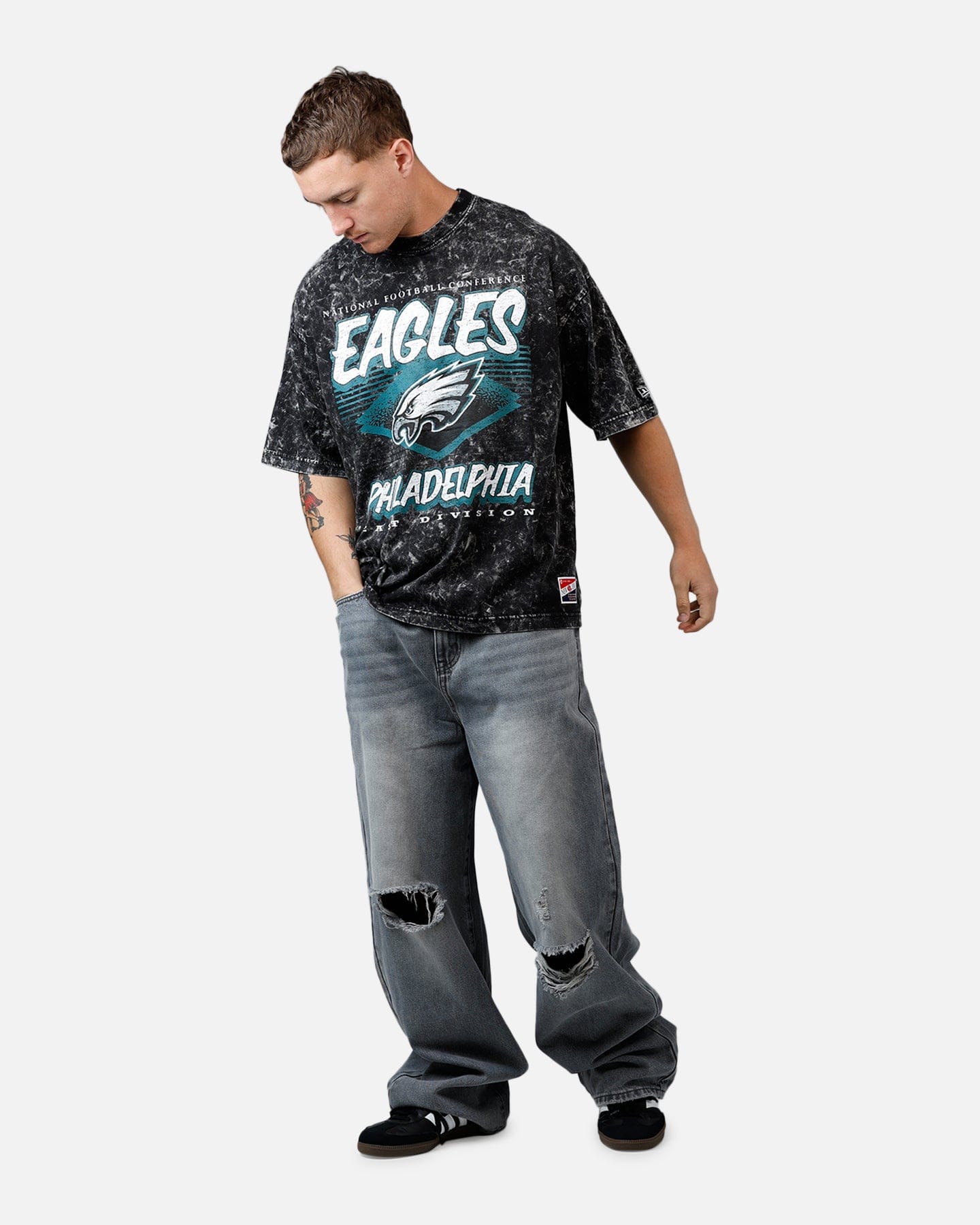 New Era Philadelphia Eagles Boxy Essentials T - Shirt Washed Black