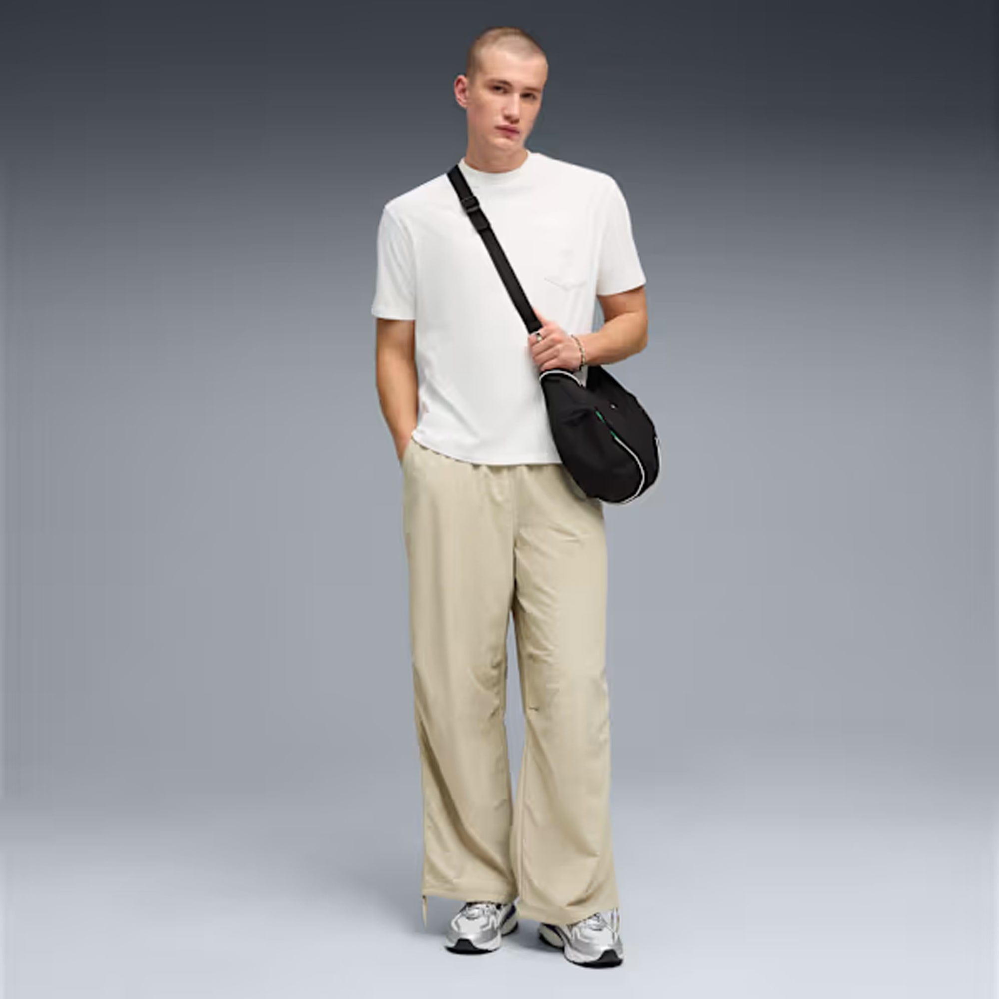 Puma | WARDROBE ESSENTIALS OVERSIZED PARACHUTE PANTS { PEBBLE GRAY