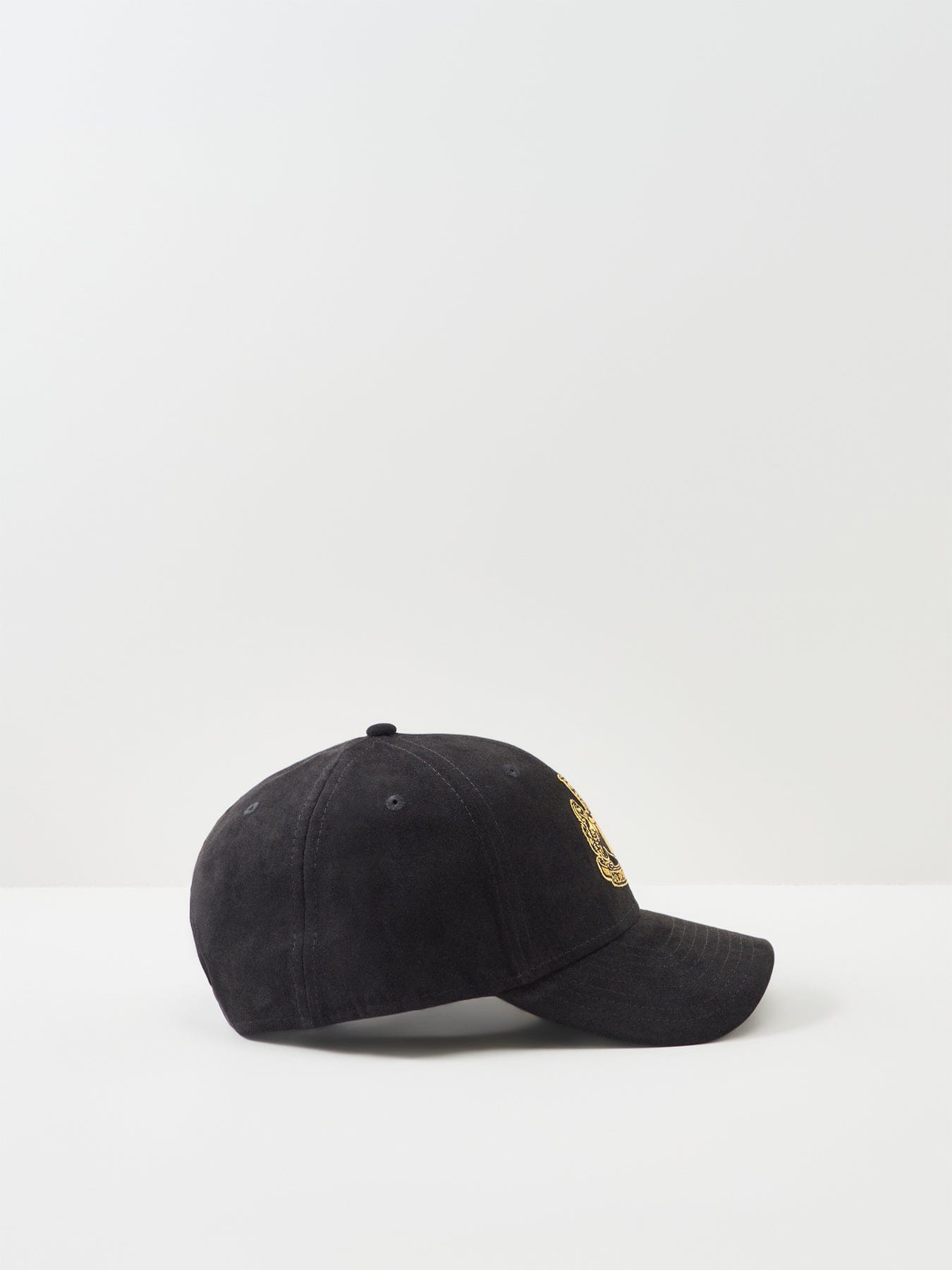 New Era Faux Suede 9 Forty MC Newcastle Cap Black