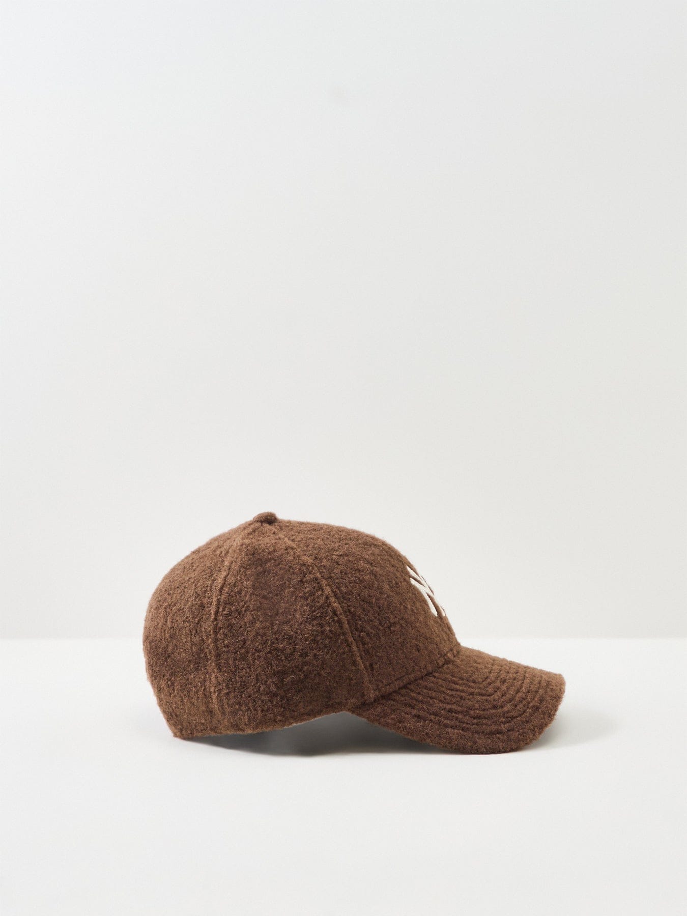 New Era Winter Borg 9 Forty NY Cap Brown