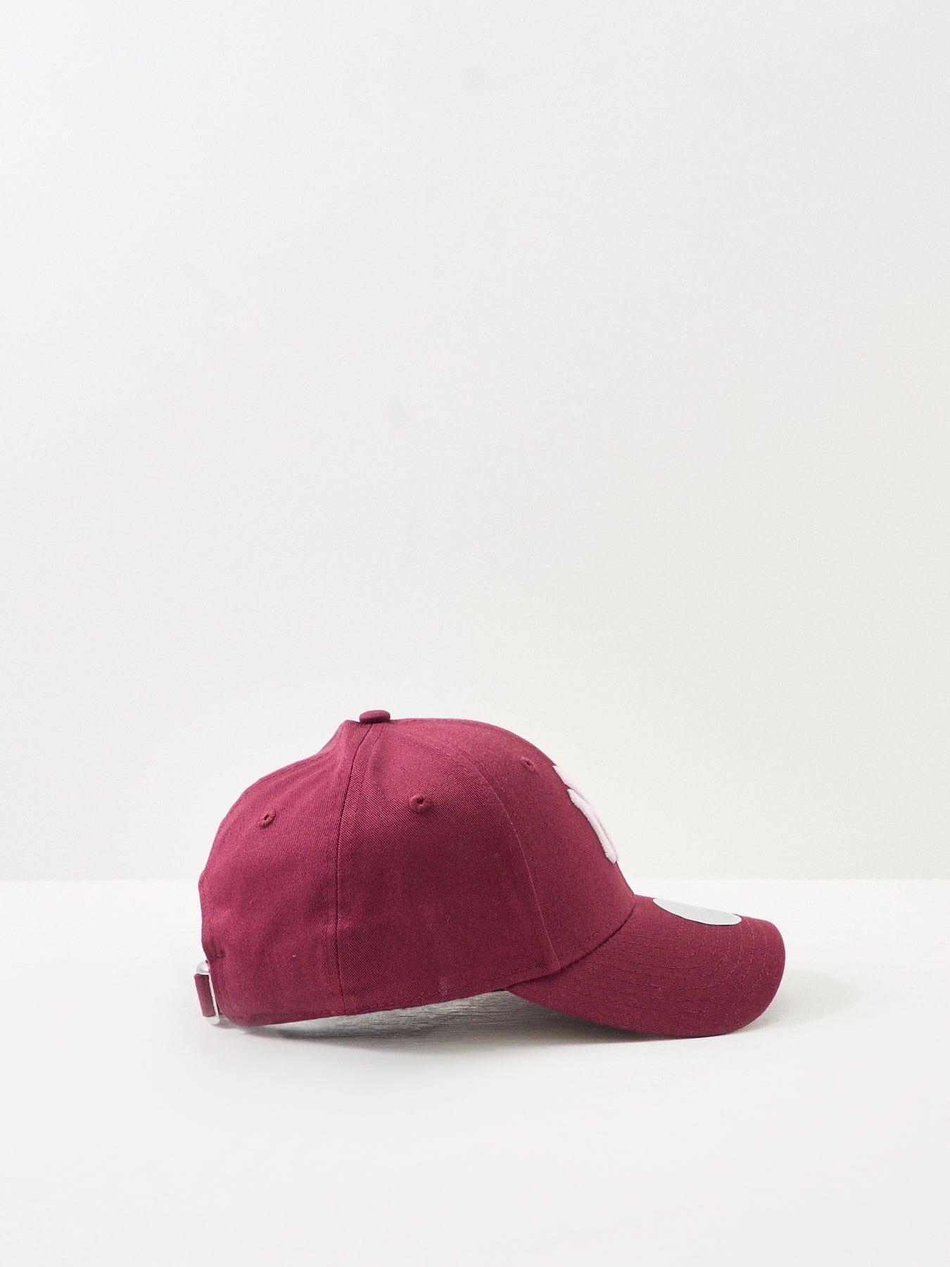 New Era Female Metallic Logo 9FORTY NY Yankees Cap Burgundy