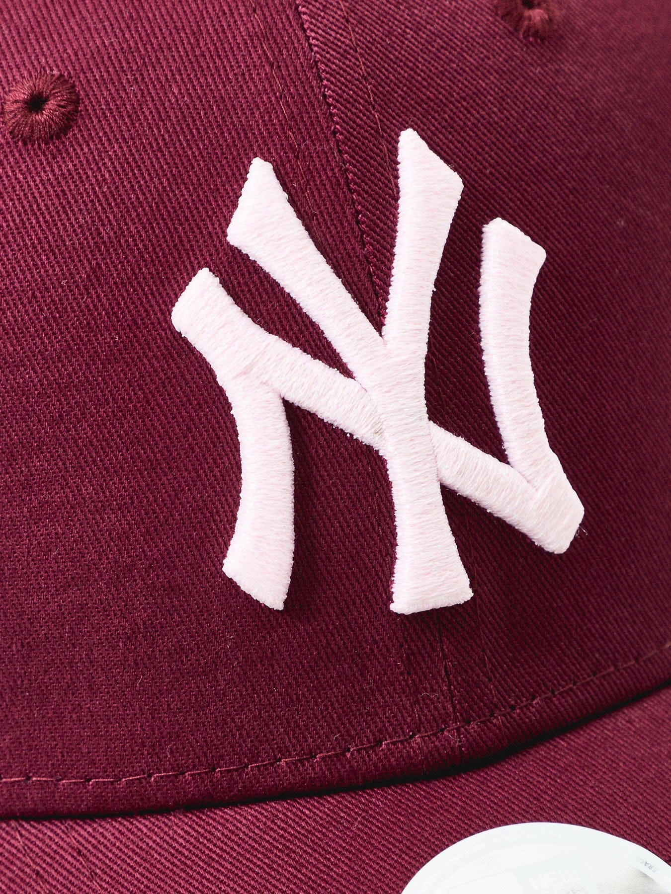 New Era Female Metallic Logo 9FORTY NY Yankees Cap Burgundy