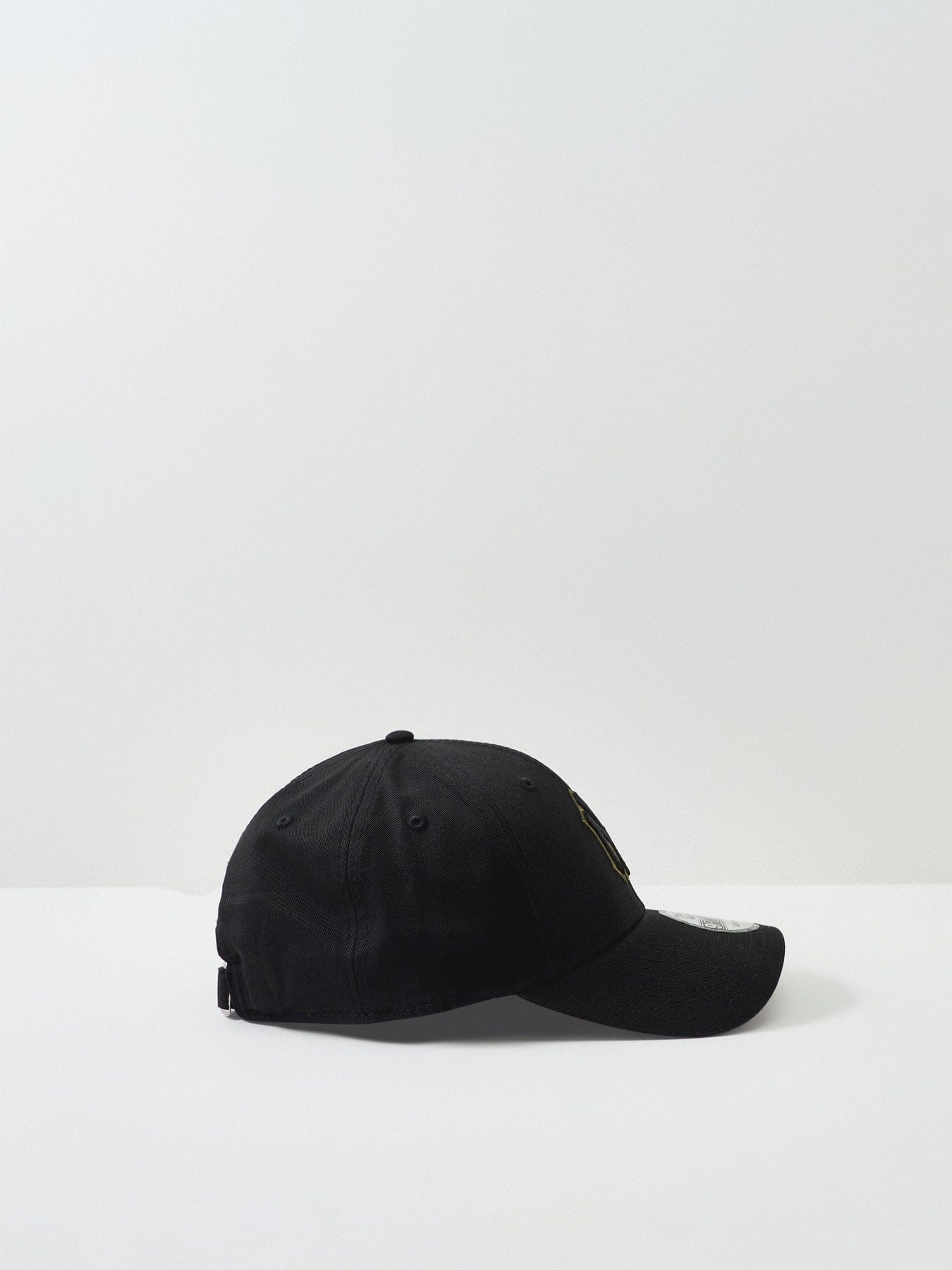 New Era Team Outline 9FORTY New York Yankees Cap Black