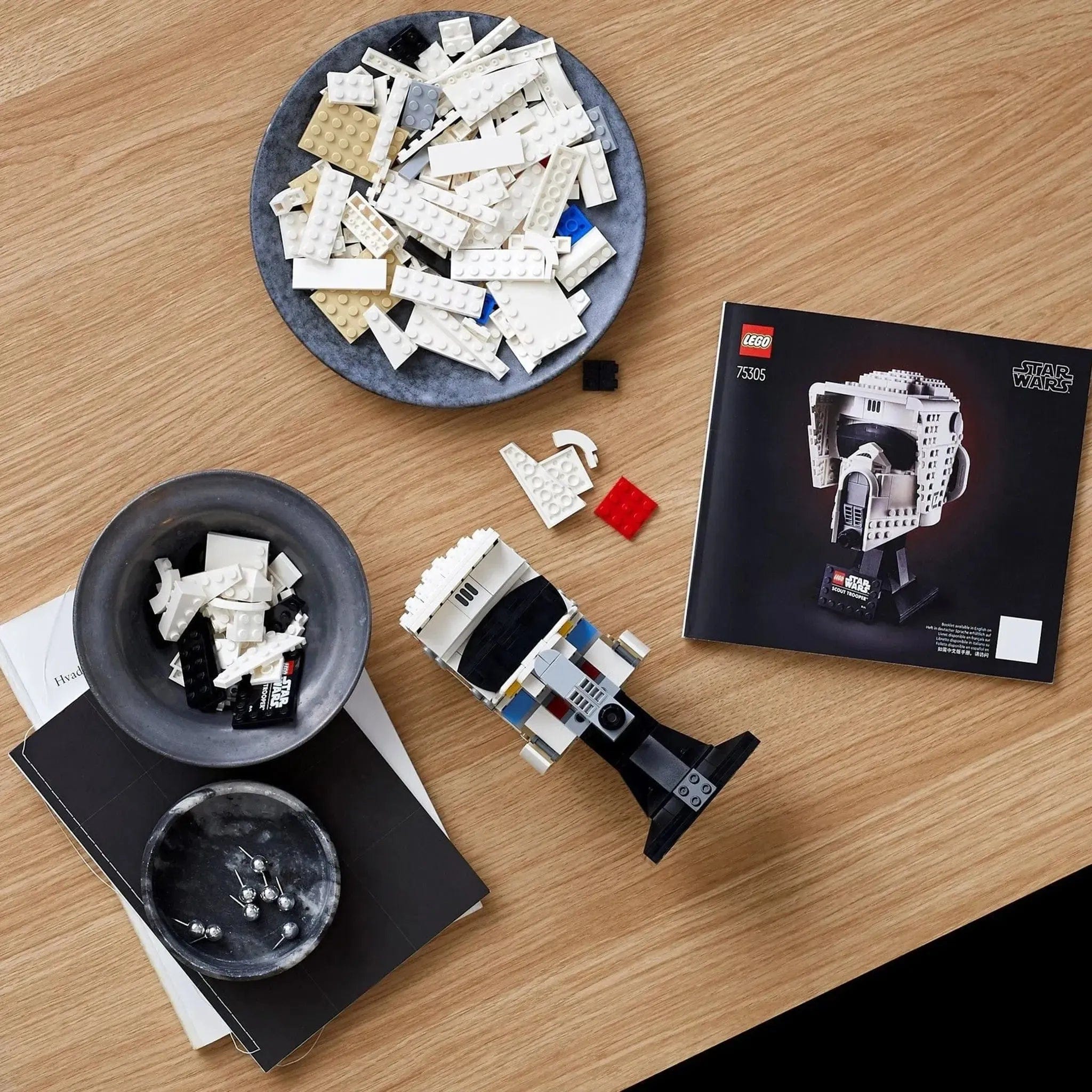 LEGO [Star Wars] - Scout Trooper Helmet Building Set - Helmet Collection Series (75305)