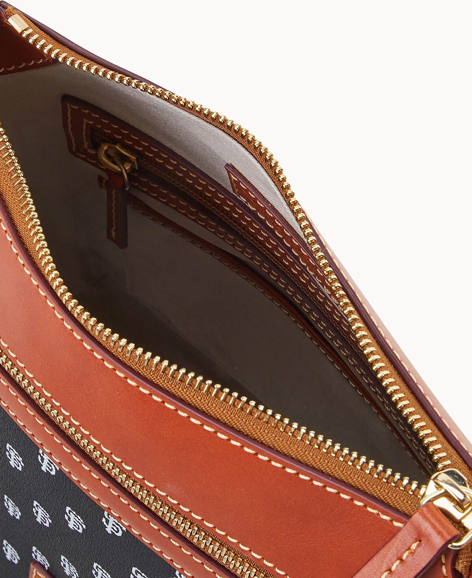 Dooney & Bourke MLB Giants Crossbody 25