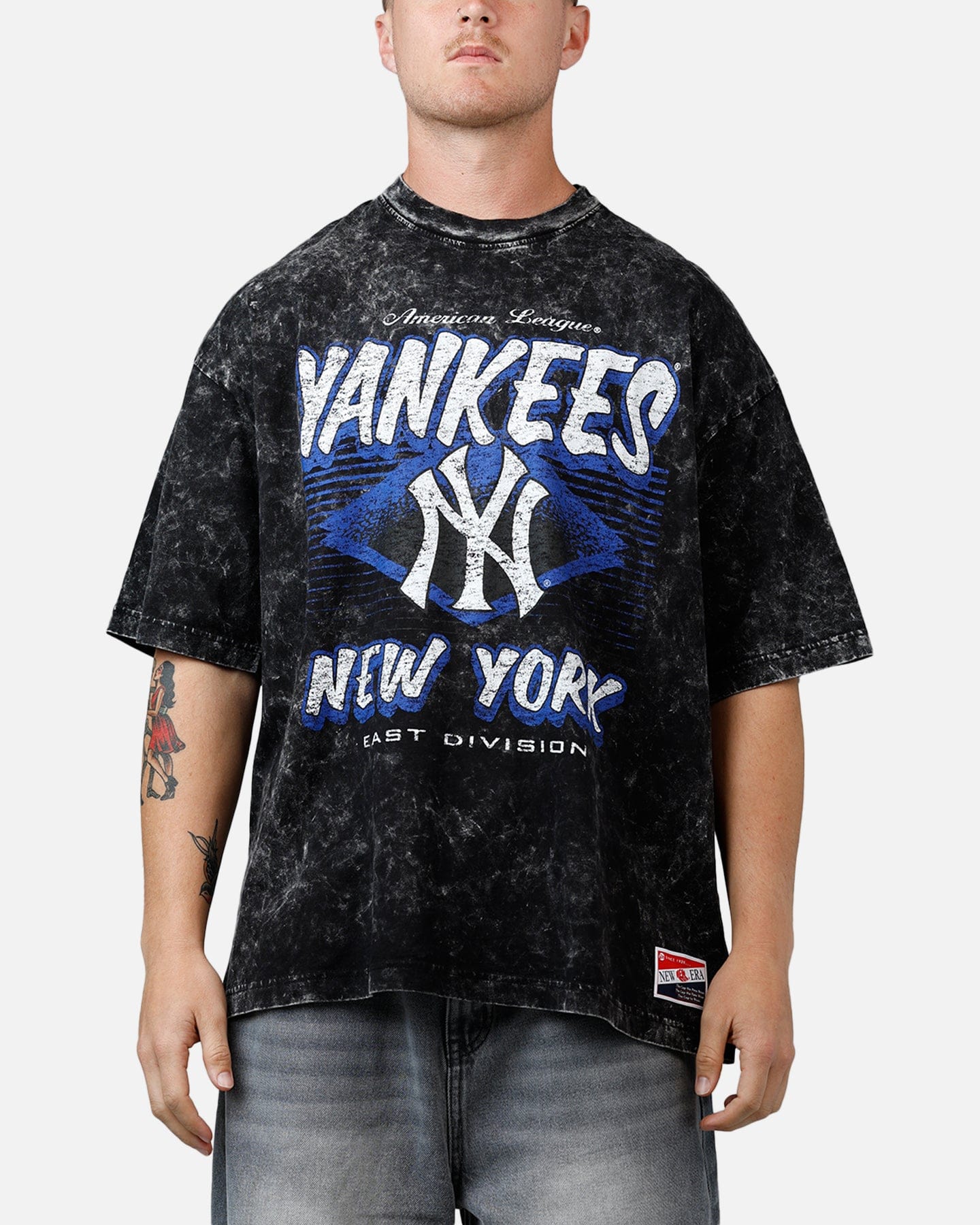 New Era New York Yankees Boxy Essentials T - Shirt Washed Black