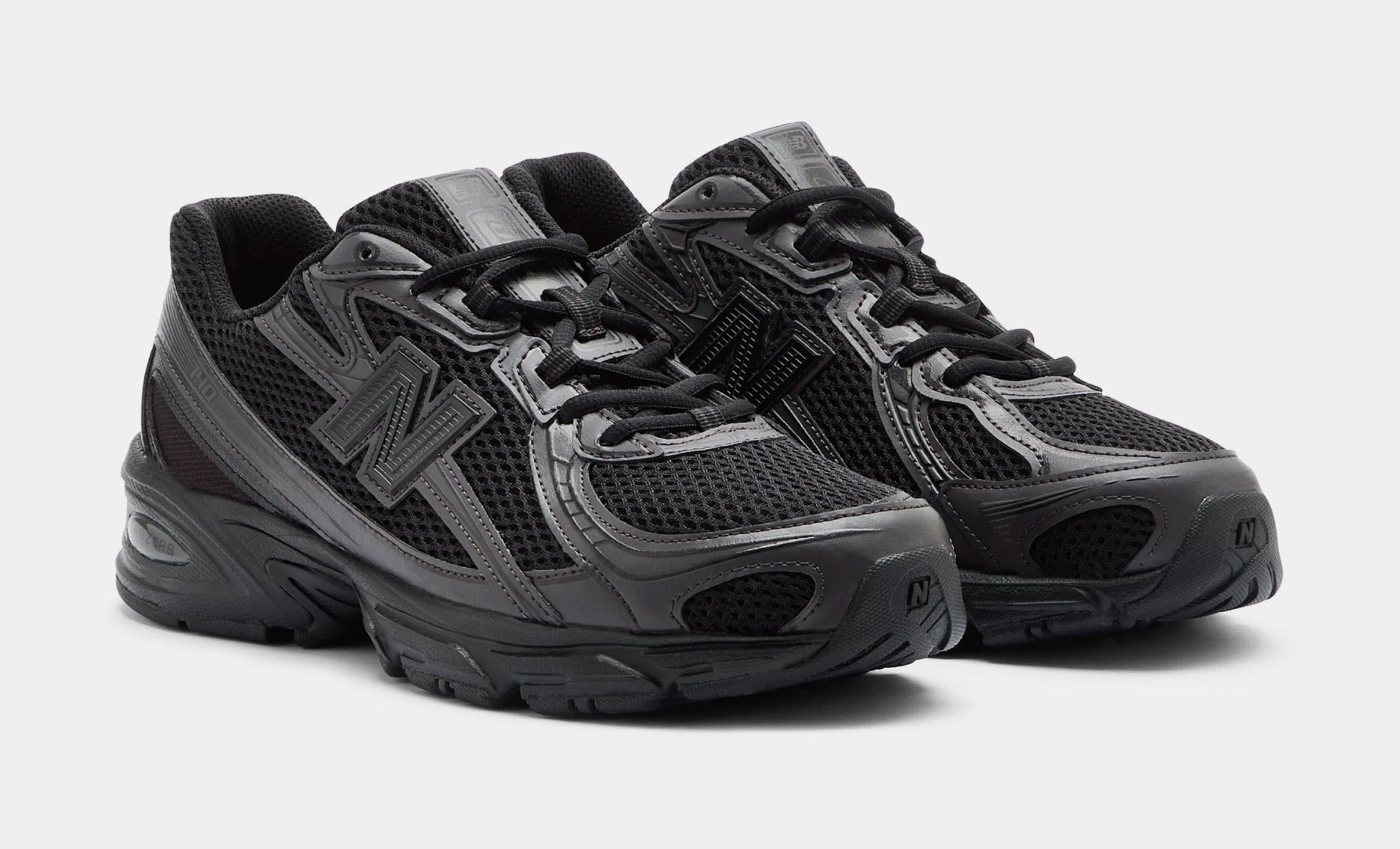 Newbalance 740 Mens Running Shoes (Black/Cement Grey)