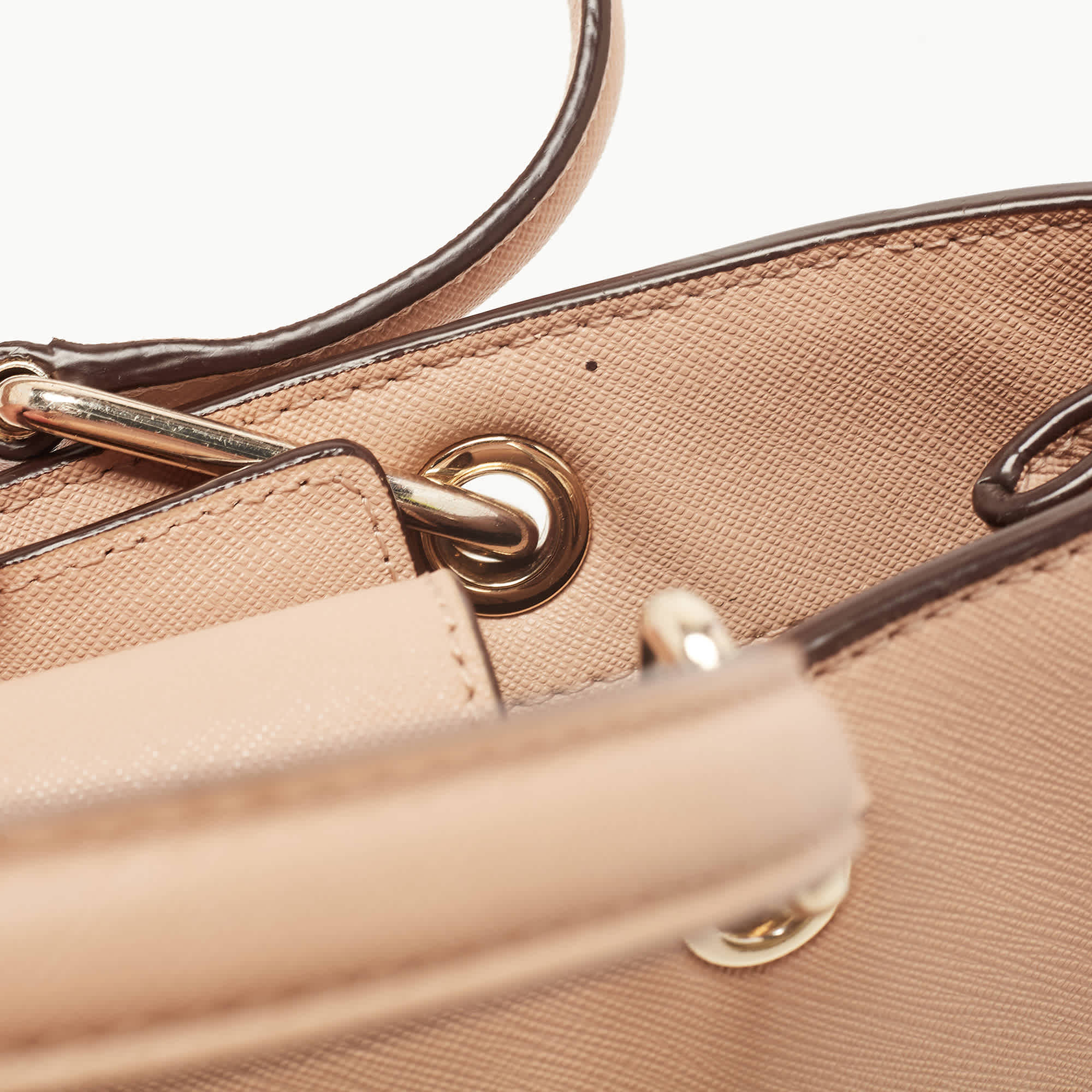 Dkny Beige Leather Totes Bag
