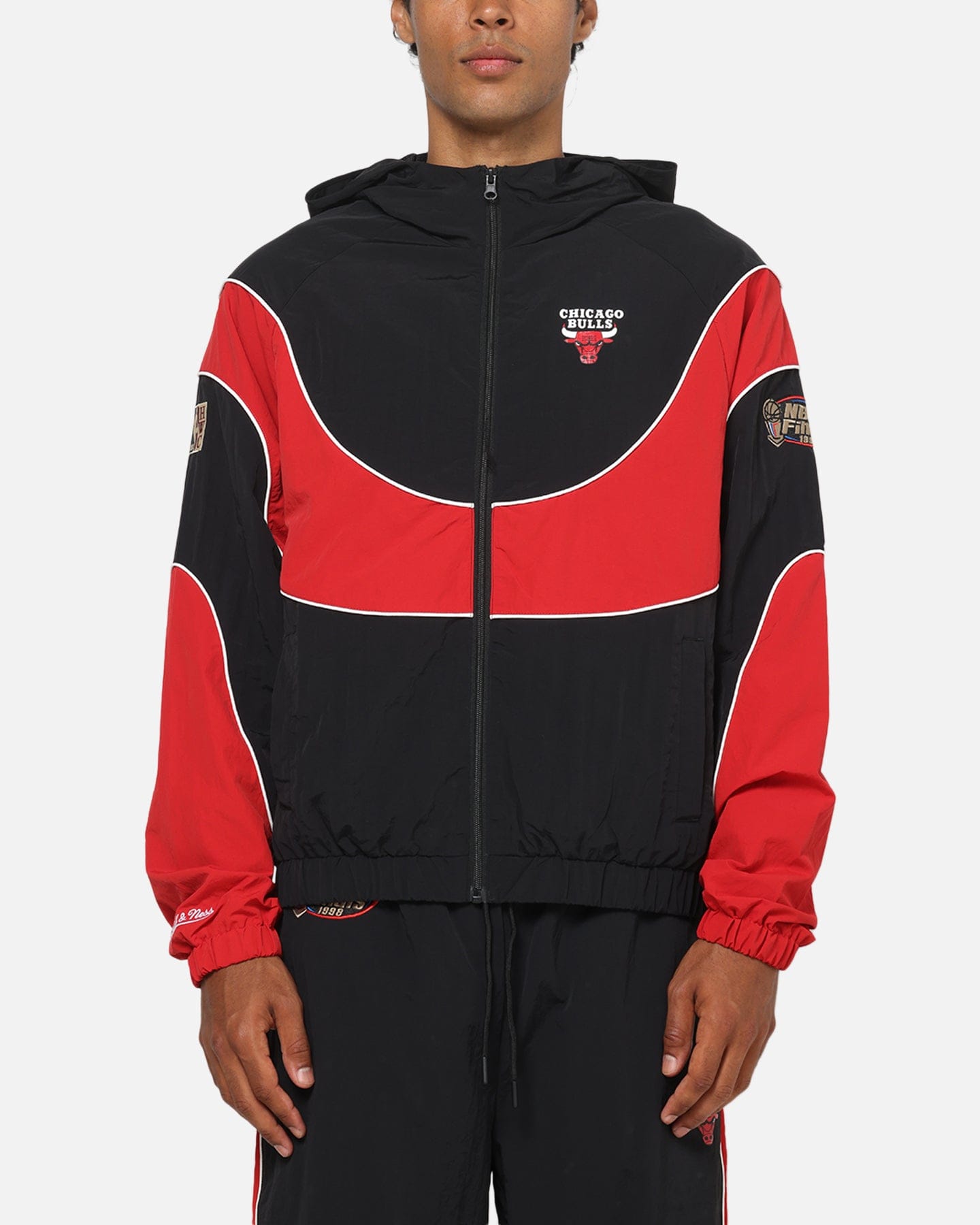 Mitchell & NESS Chicago Bulls Nylon Tracksuit Jacket Black/Red
