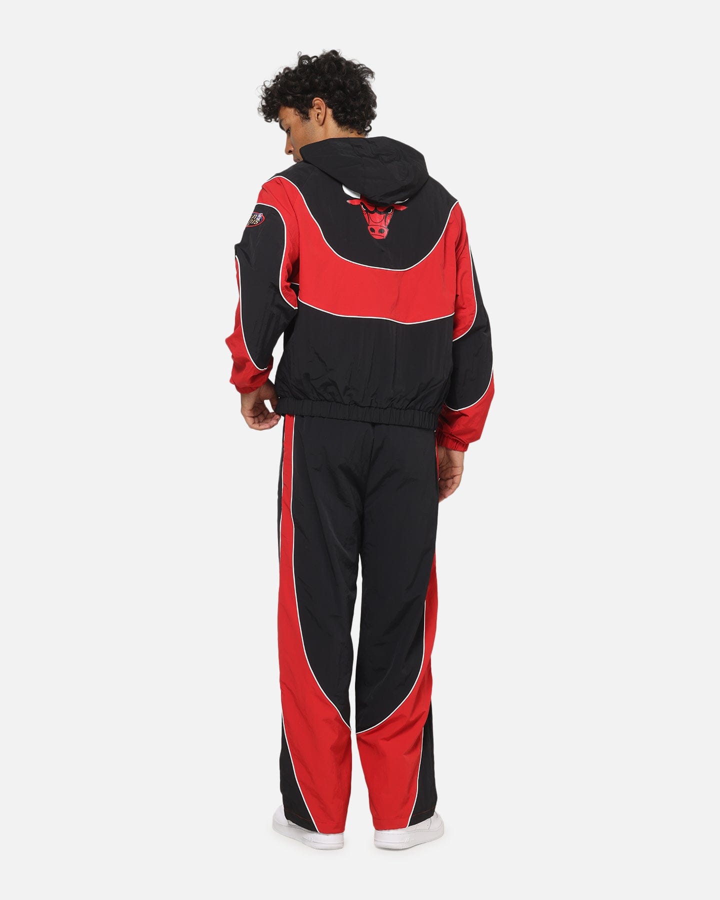Mitchell & NESS Chicago Bulls Nylon Tracksuit Jacket Black/Red