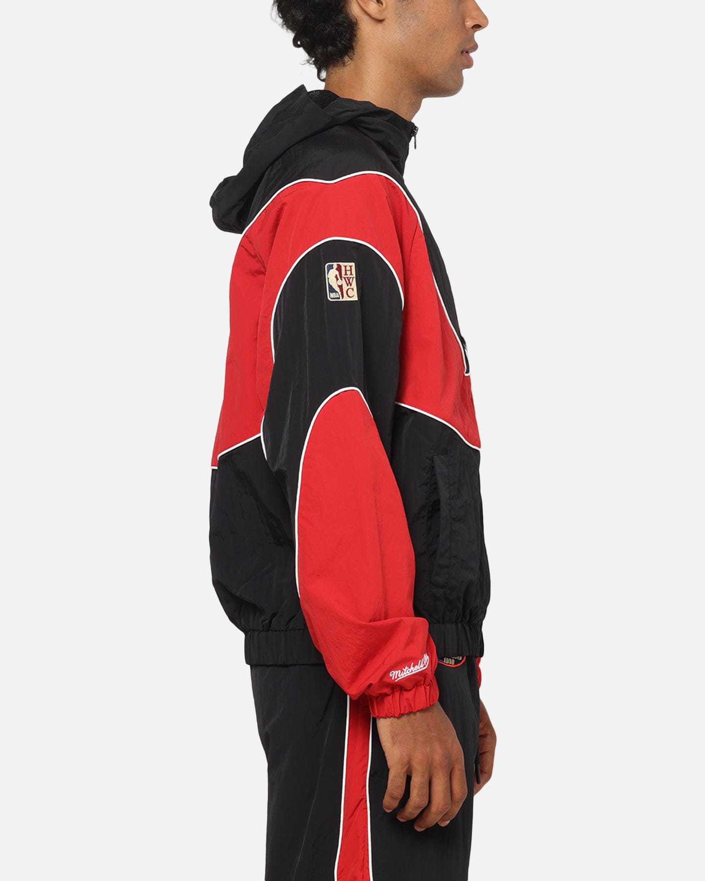 Mitchell & NESS Chicago Bulls Nylon Tracksuit Jacket Black/Red