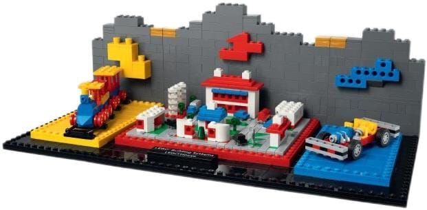 LEGO House LEGO Building Systems 40505 (Signed by Designer, Stuart Harris)