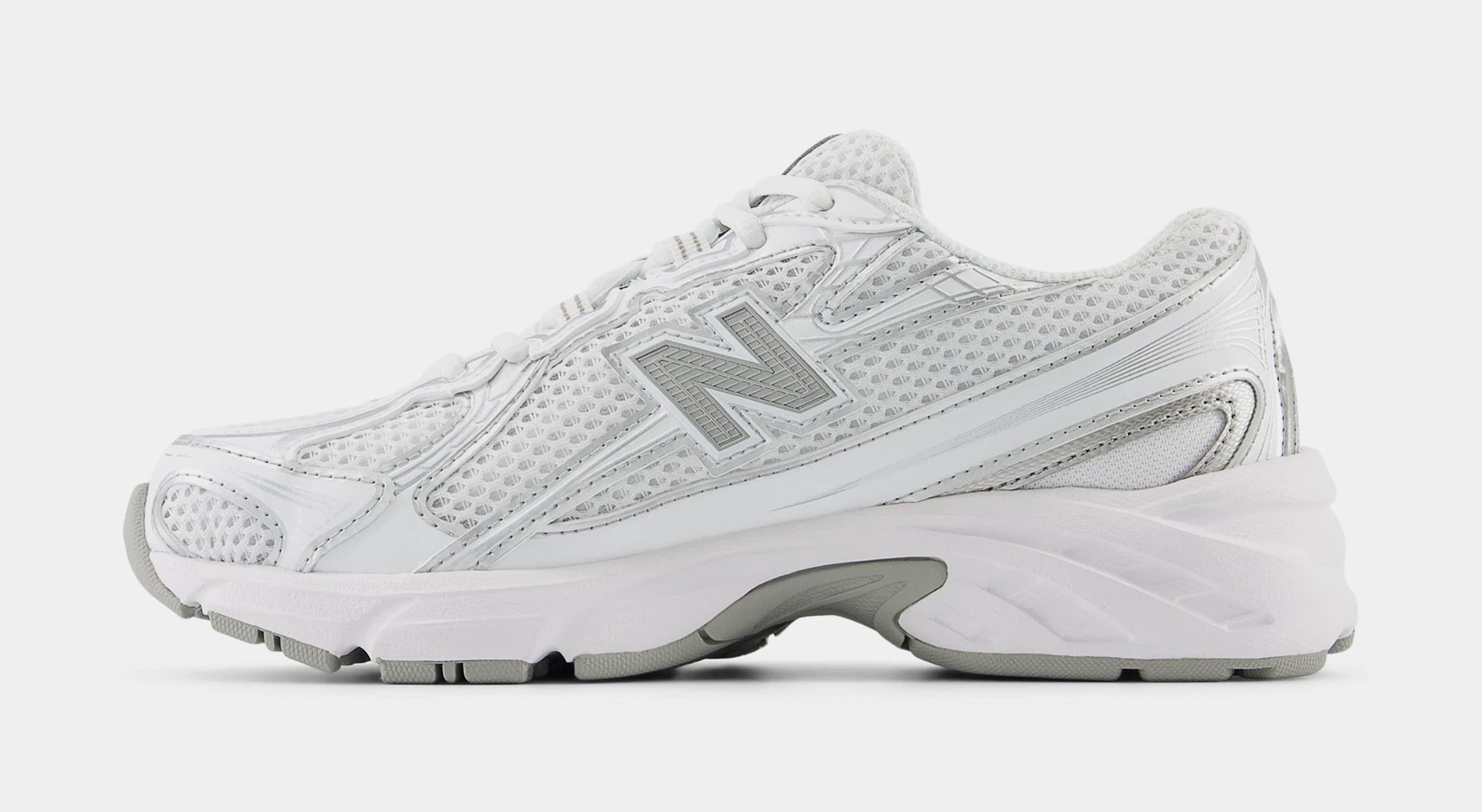 Newbalance 740 Grade School Running Shoes (Silver Metallic/White)