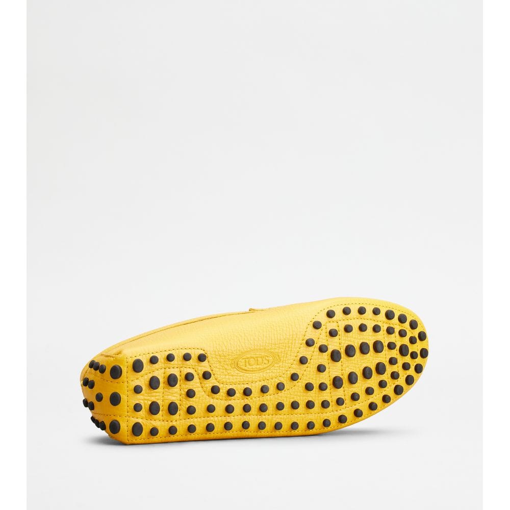 Tod's Tods Gommino Driving Shoes In Leather Yellow Mens