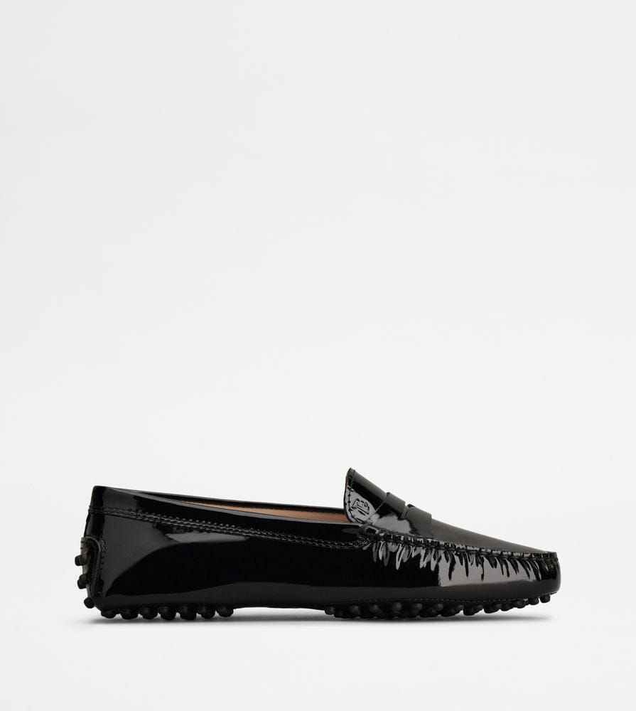 Tod's Tods Gommino Driving Shoes In Patent Leather Black Womens