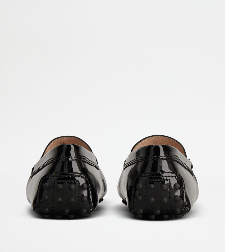 Tod's Tods Gommino Driving Shoes In Patent Leather Black Womens