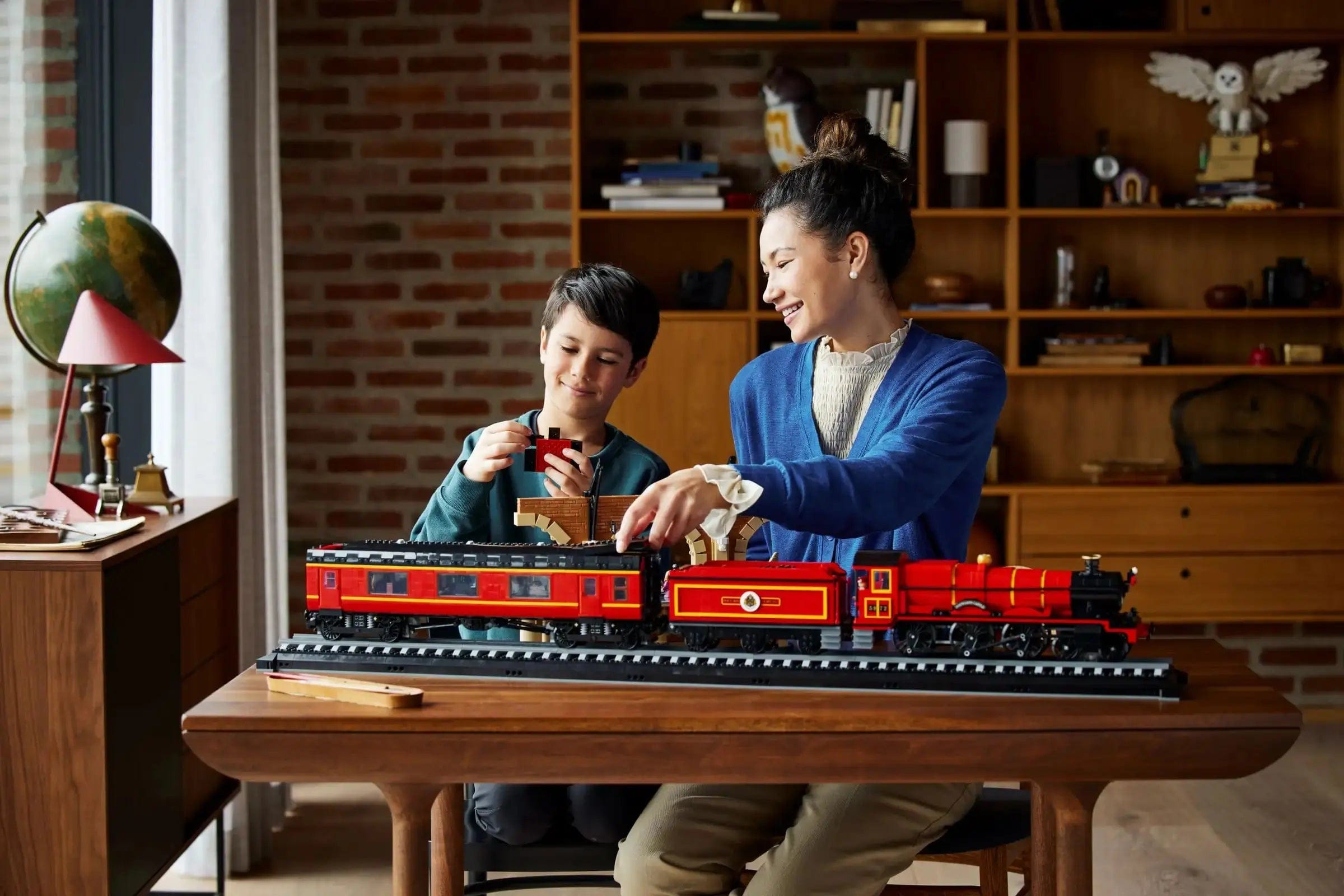 LEGO Harry Potter Zweinstein Express - Verzameleditie Modelbouw Trein - 76405