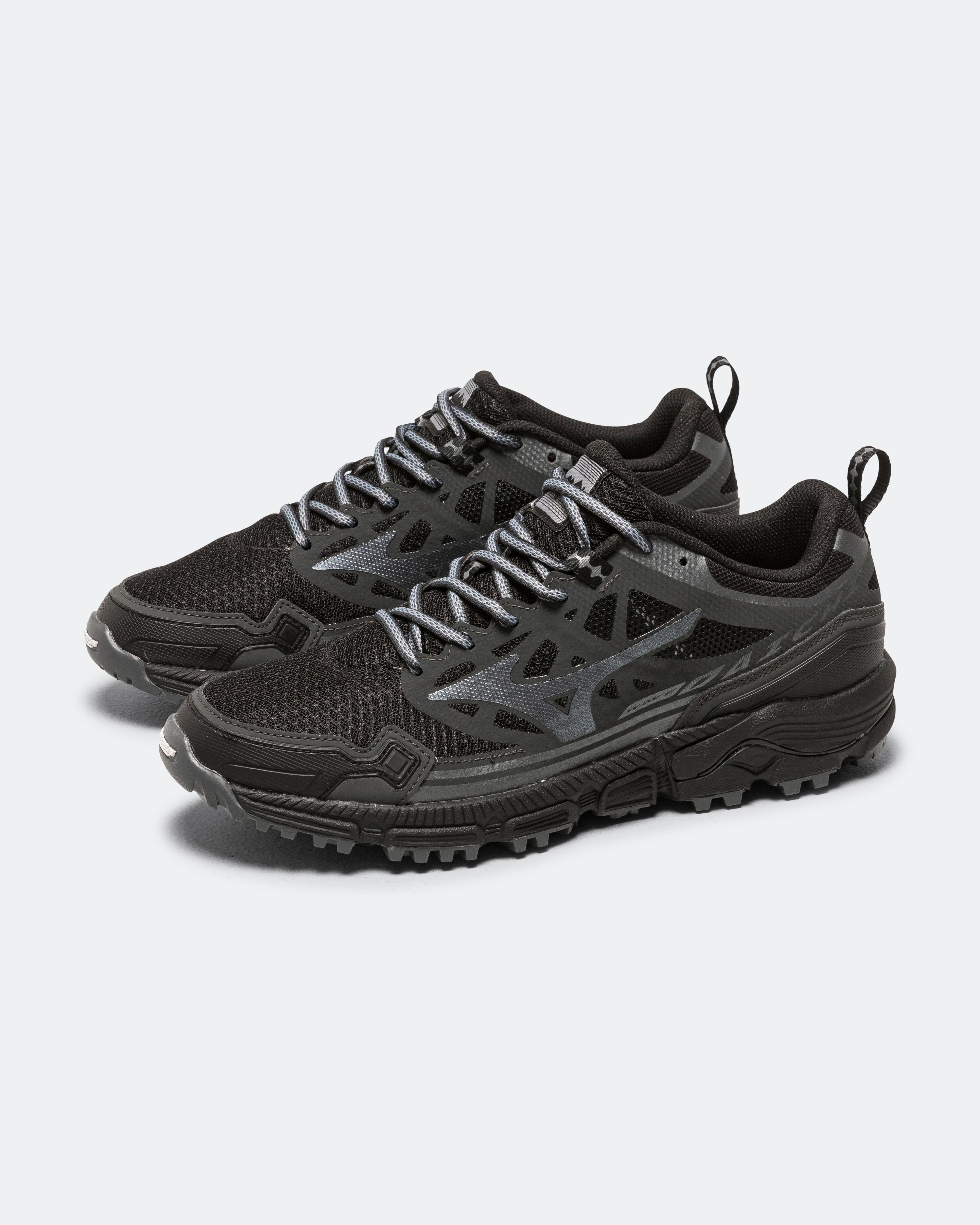 Mizuno Wave Daichi LS - Black/Metallic Gray - Iron Gate