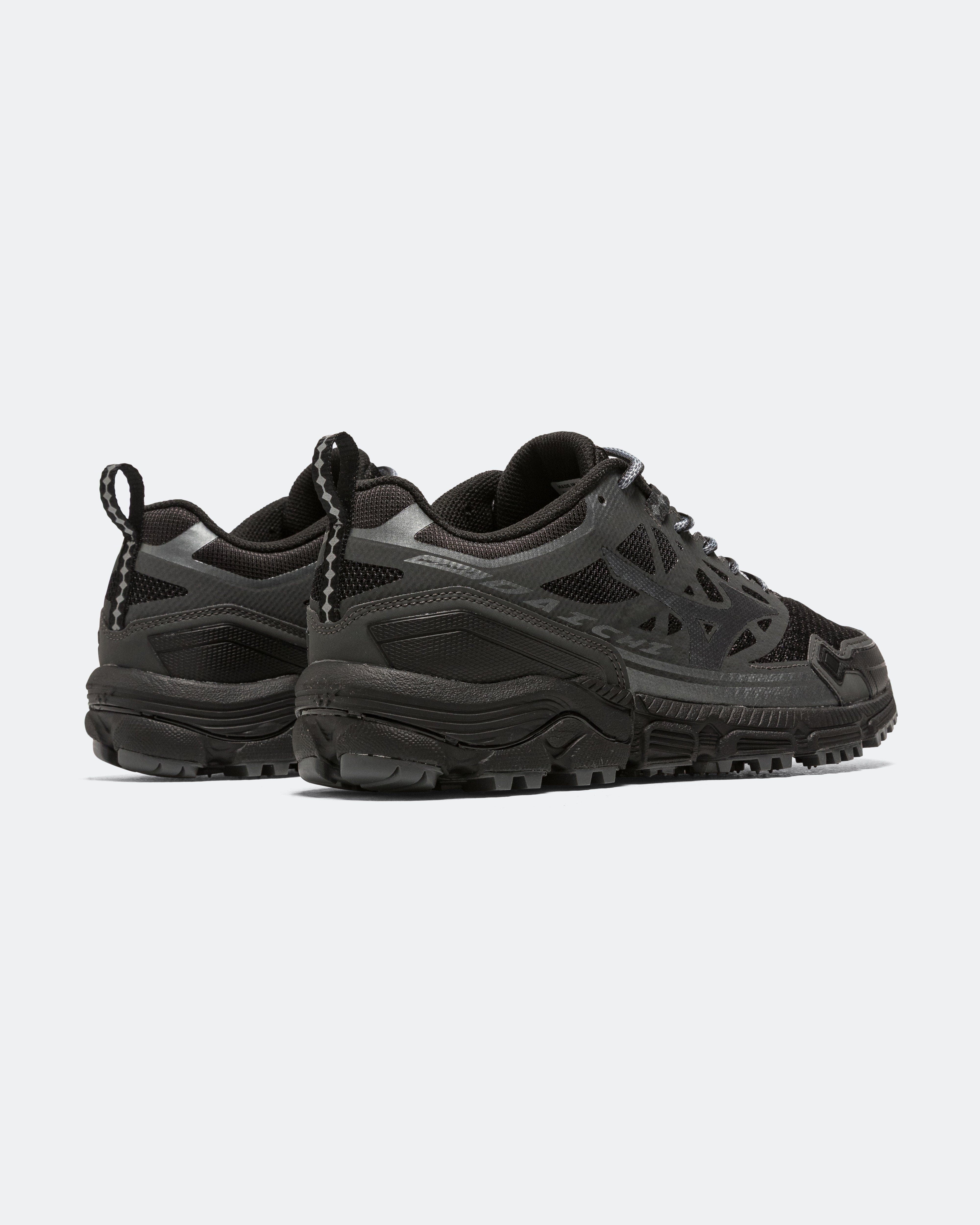 Mizuno Wave Daichi LS - Black/Metallic Gray - Iron Gate