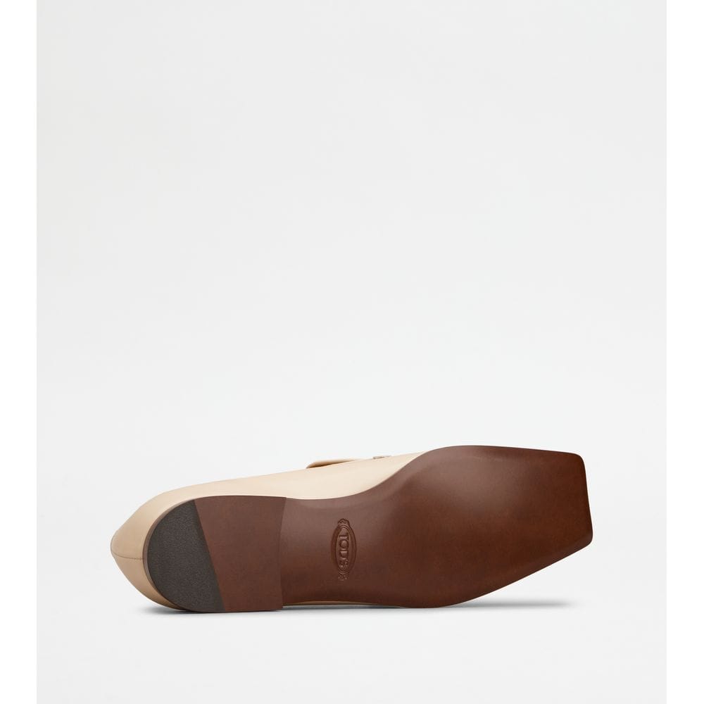 Tod's Tods Loafers In Leather Beige Womens