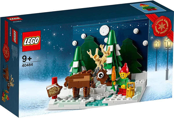 LEGO Christmas Santa's Front Yard 40484