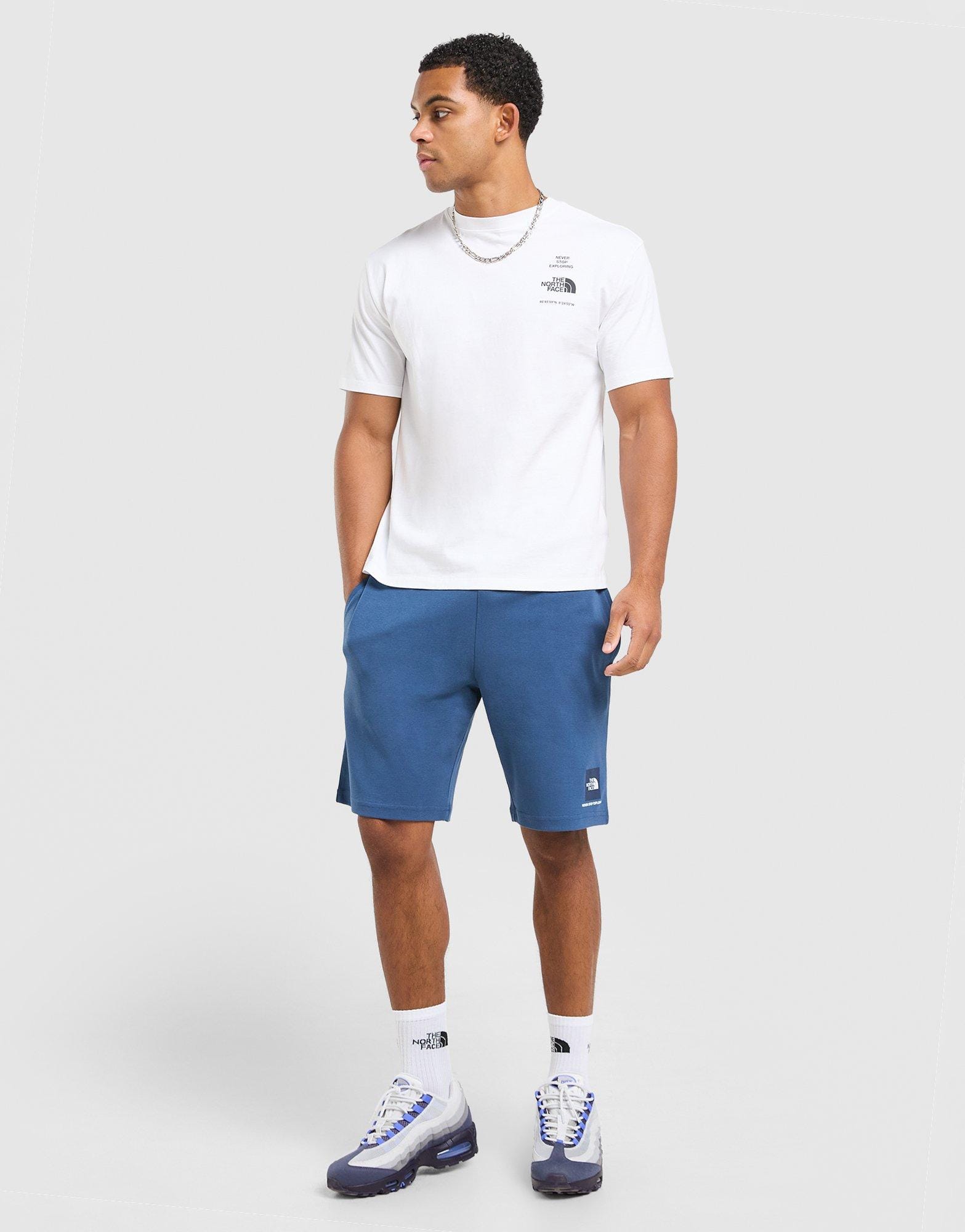 The North Face Mountain Blur T - Shirt (Unisex)