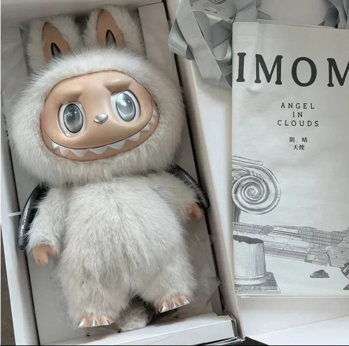 Pop Mart (labubu) Pop Mart The Monsters Labubu Zimomo Angel in Clouds Figure + Tote Bag