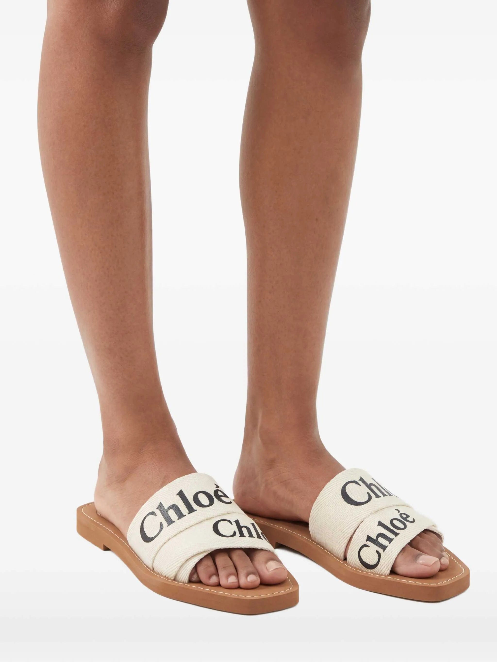 Chloé Woody logo - detail slides