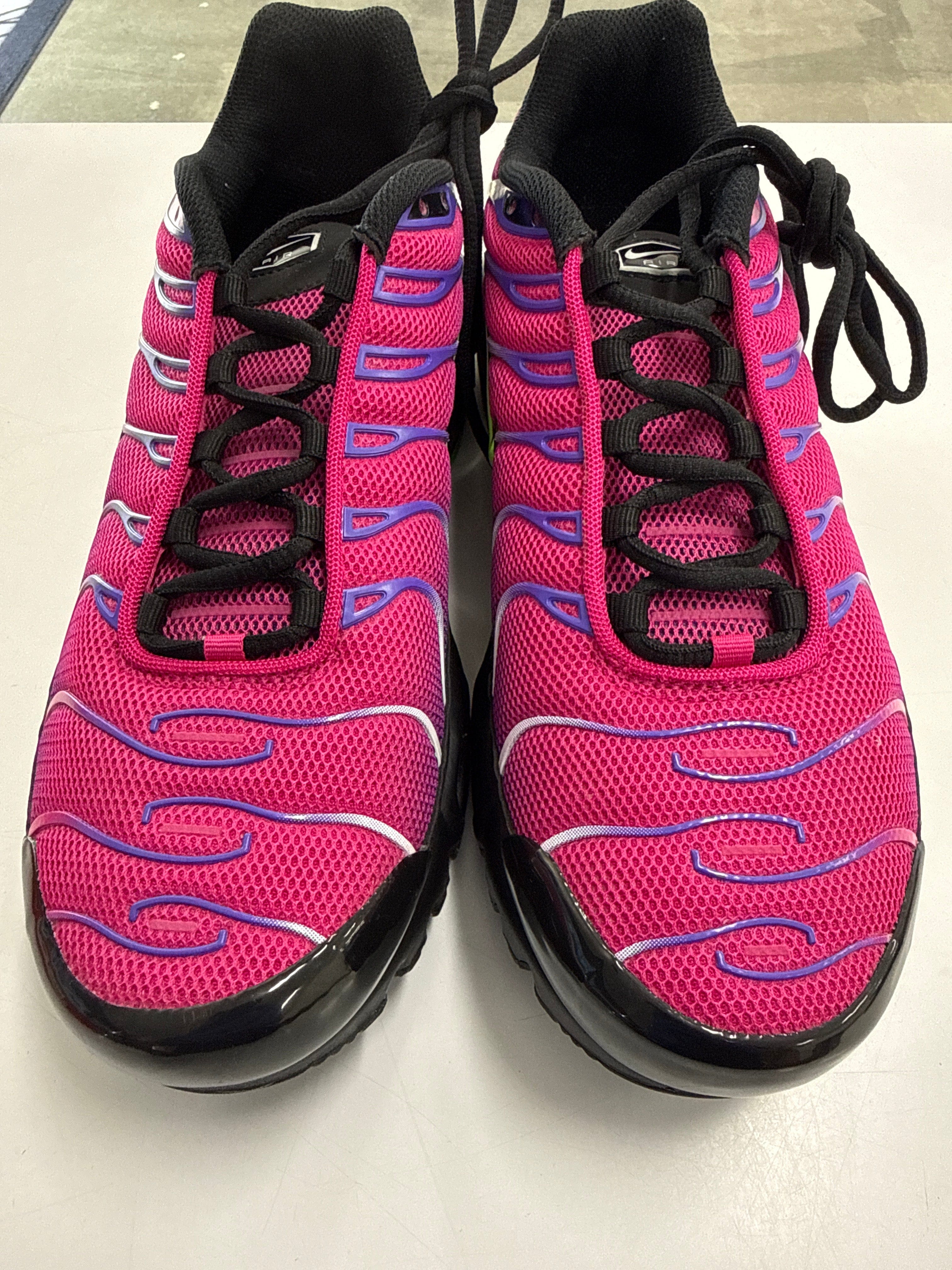 AIR MAX PLUS REBELLIOUS AIR FIREBERRY - SIZE 9 (WORN)
