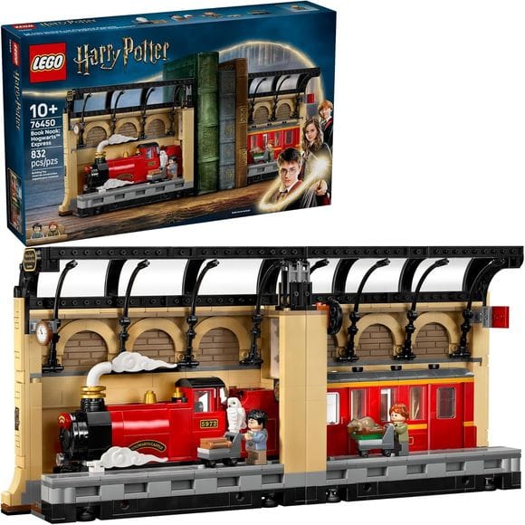 LEGO Harry Potter 76450 Book Nook: Hogwarts Express Building Set