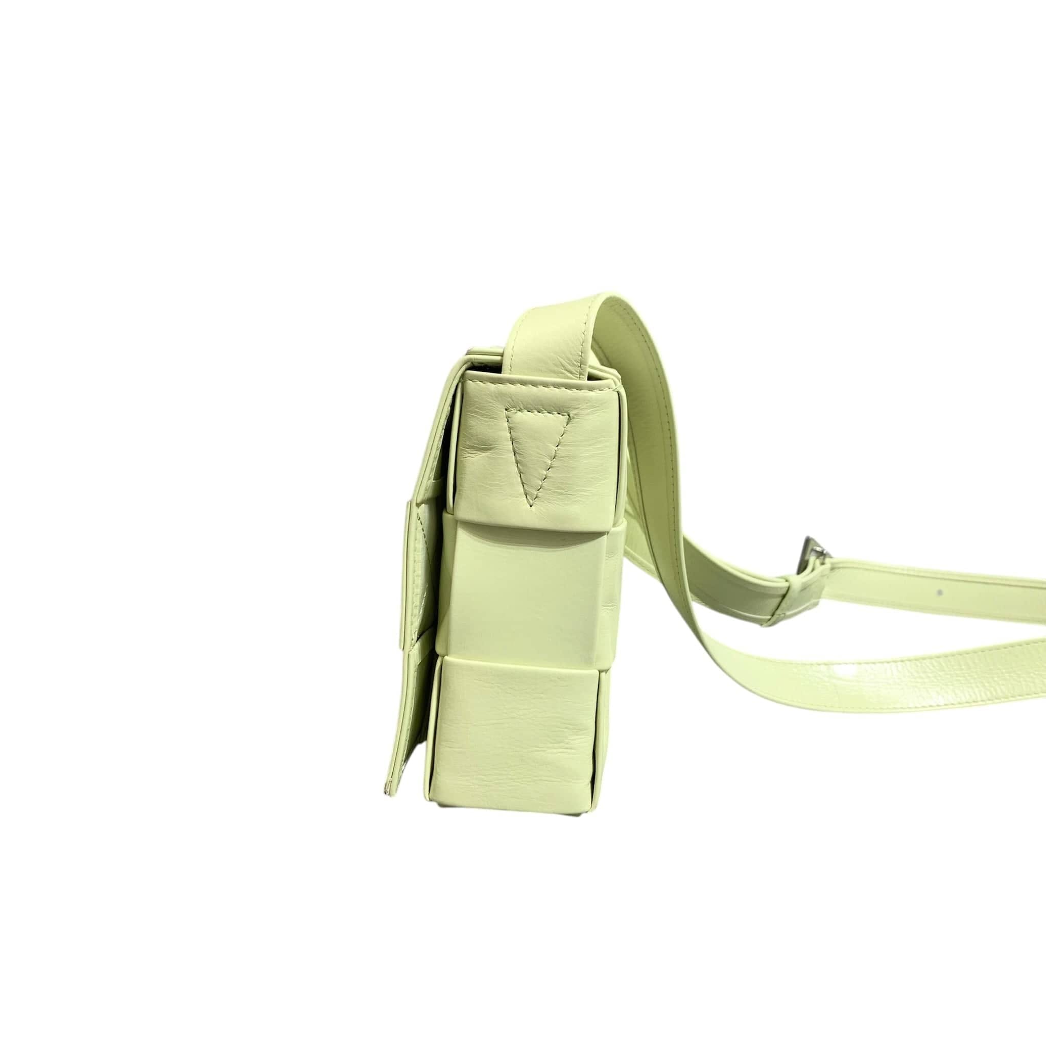 Bottega Venetta Bottega Veneta Cassette Classic in Kiwi Yellow