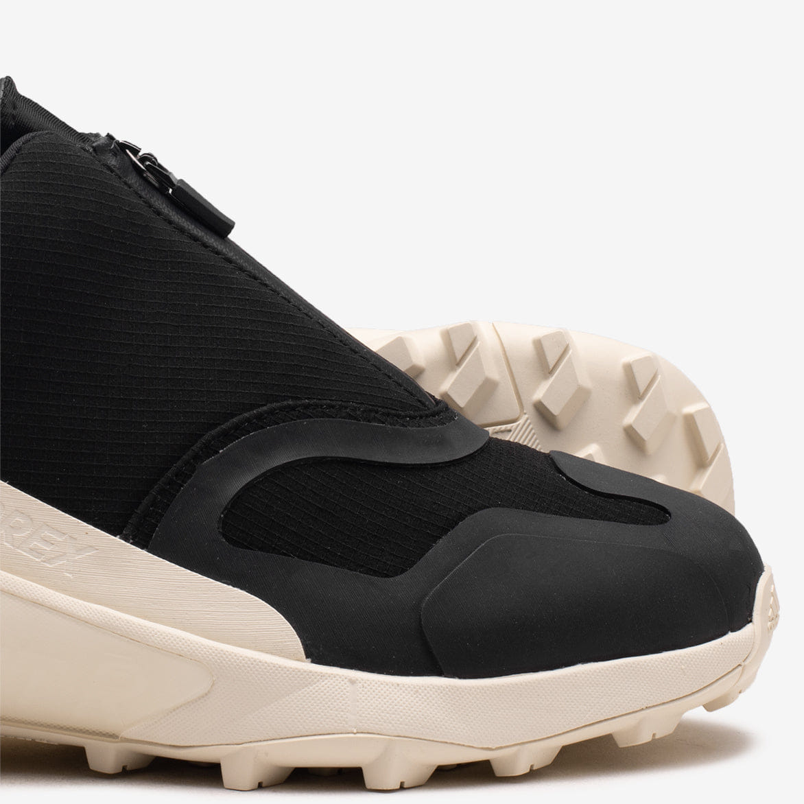 Y-3 TERREX SWIFT R3 GTX - Black / White / Orange