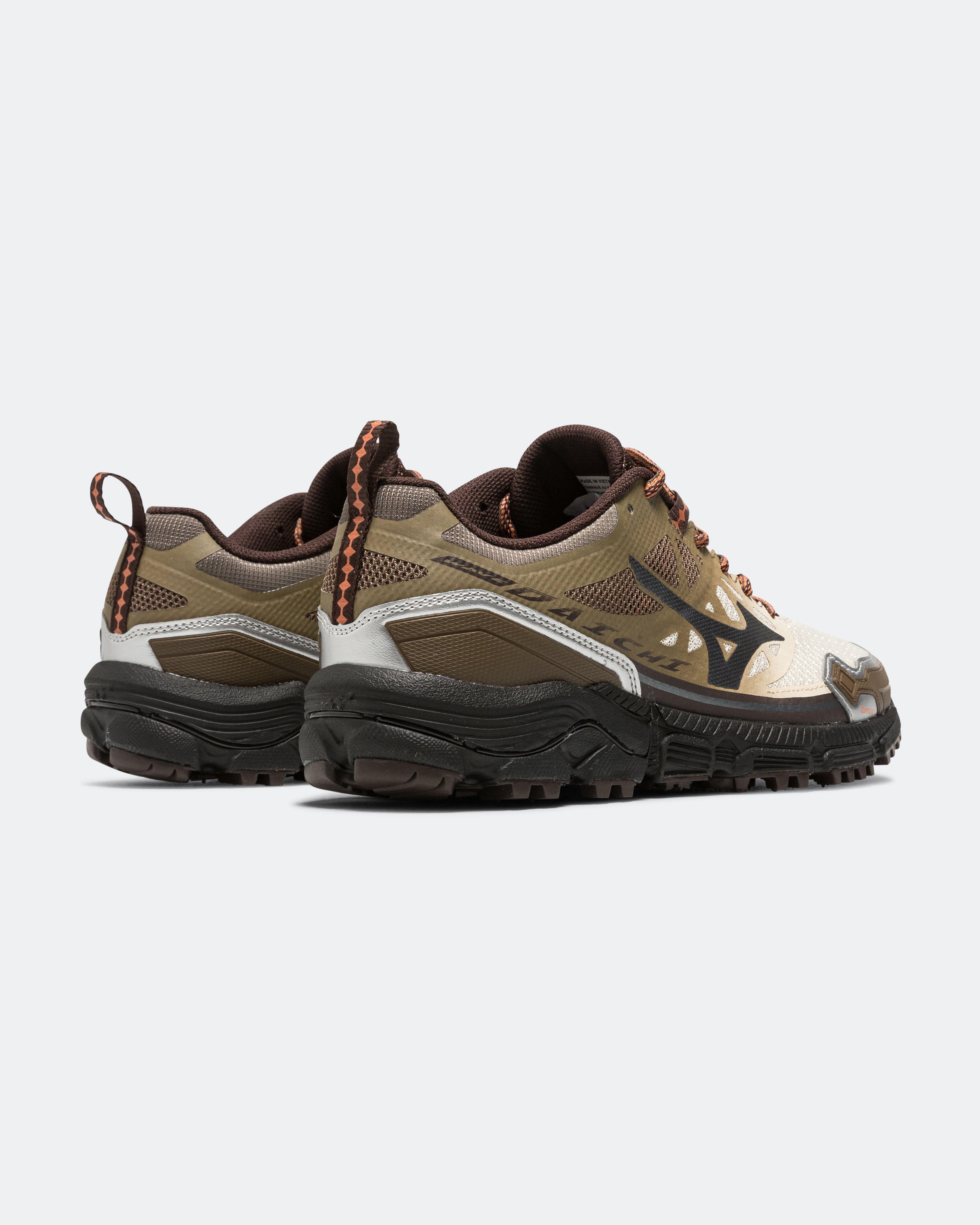 Mizuno Wave Daichi LS Covernat - Beige/Metallic Grey - Brown