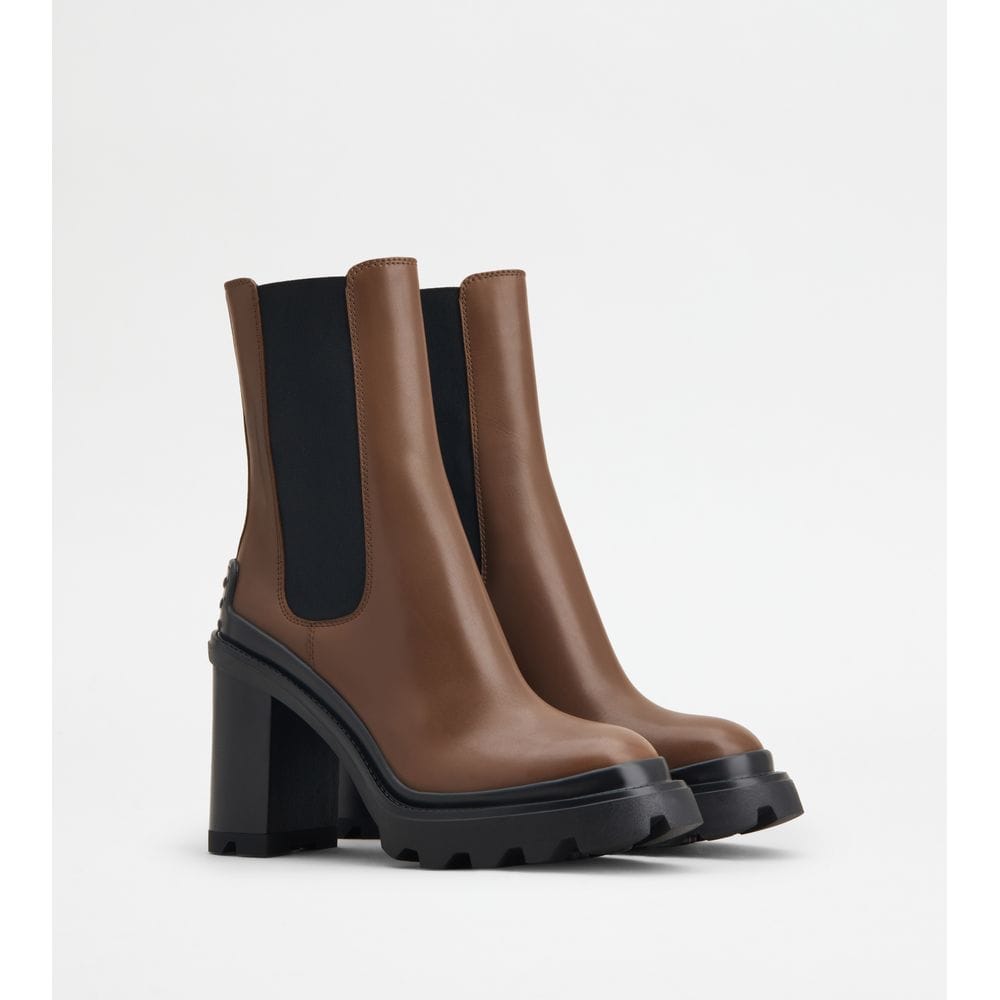 Tod's Tods Ankle Boots In Leather Brown Womens
