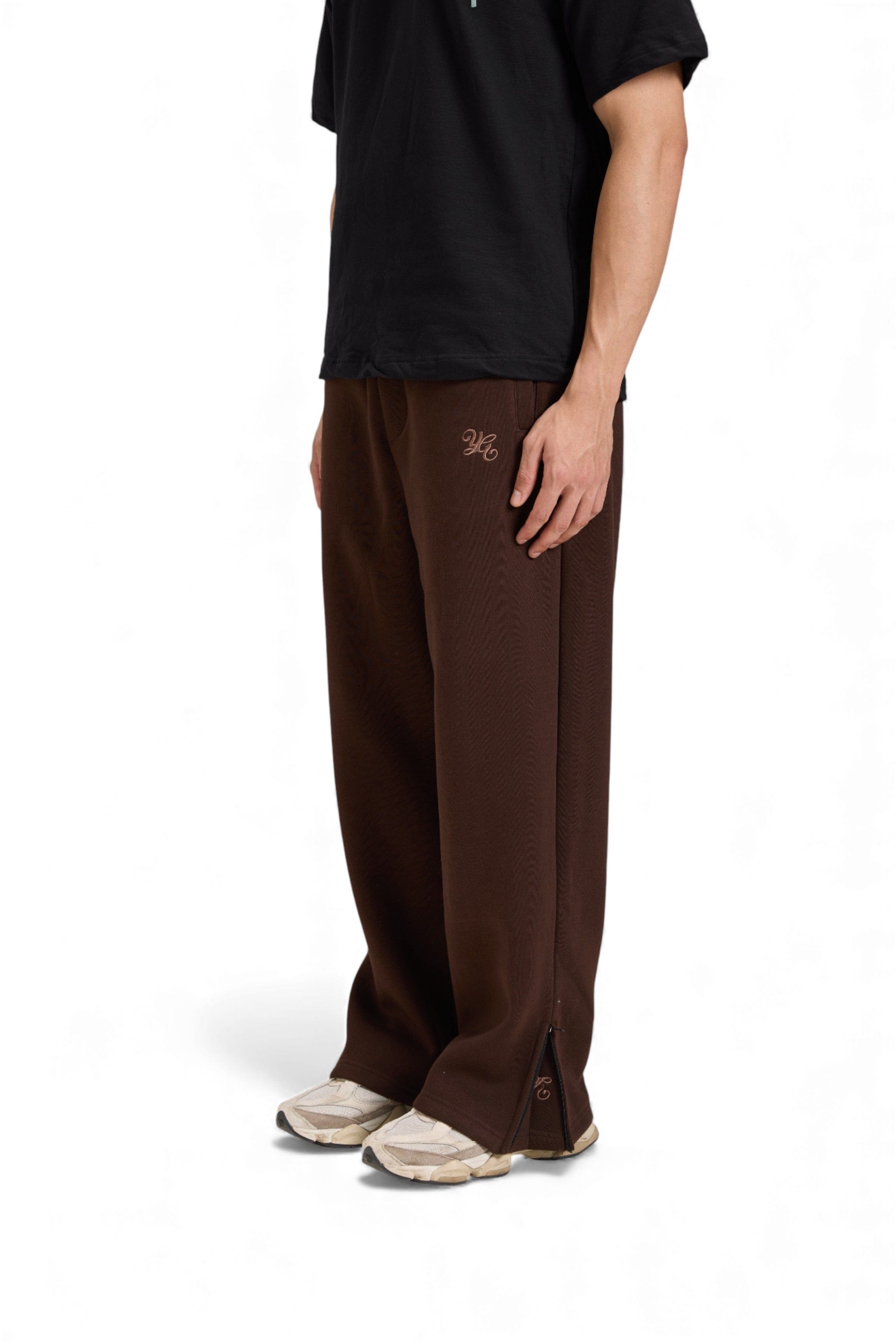 Young Grandpa FLARED SWEATPANTS - MOCHA