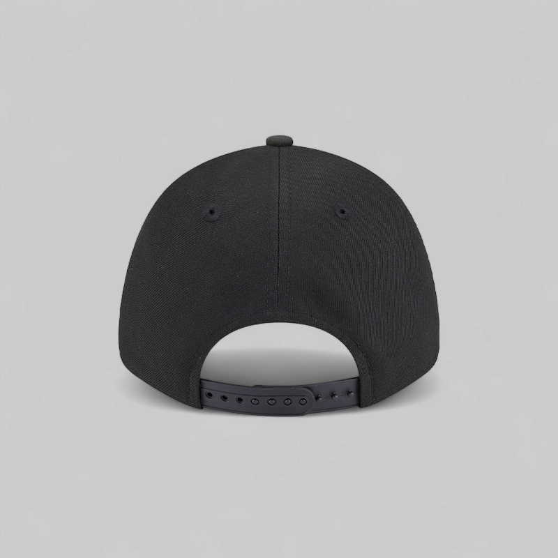 New Era Classic Collection 9Forty Snapback Metallic Silver/BlackAll Blacks