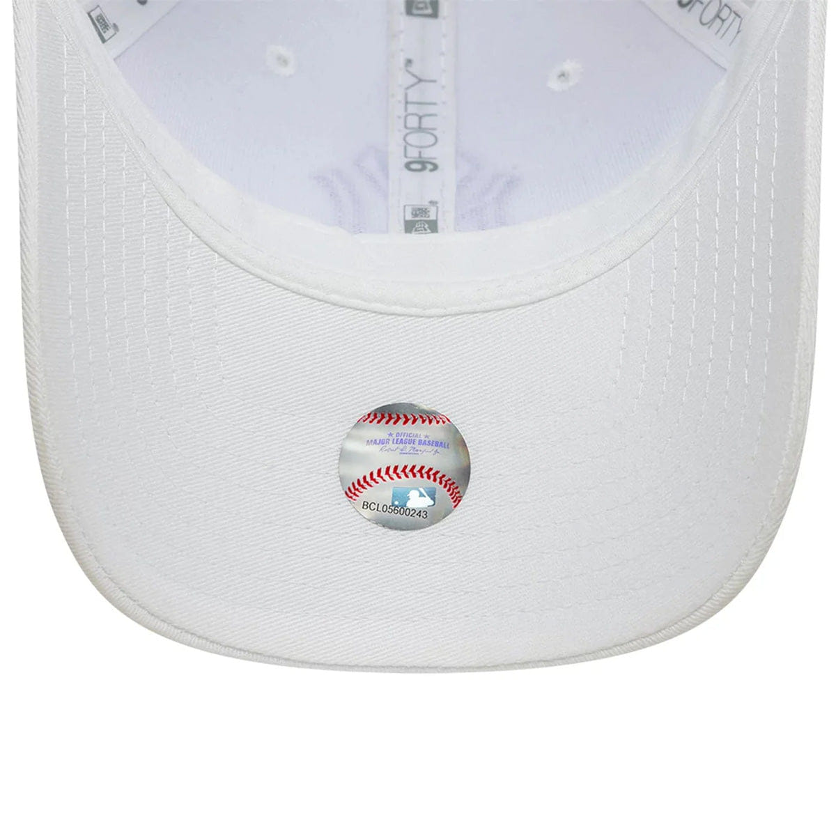 New Era New York Yankees Wmns MLB League Essential White 9FORTY Adjustable Cap