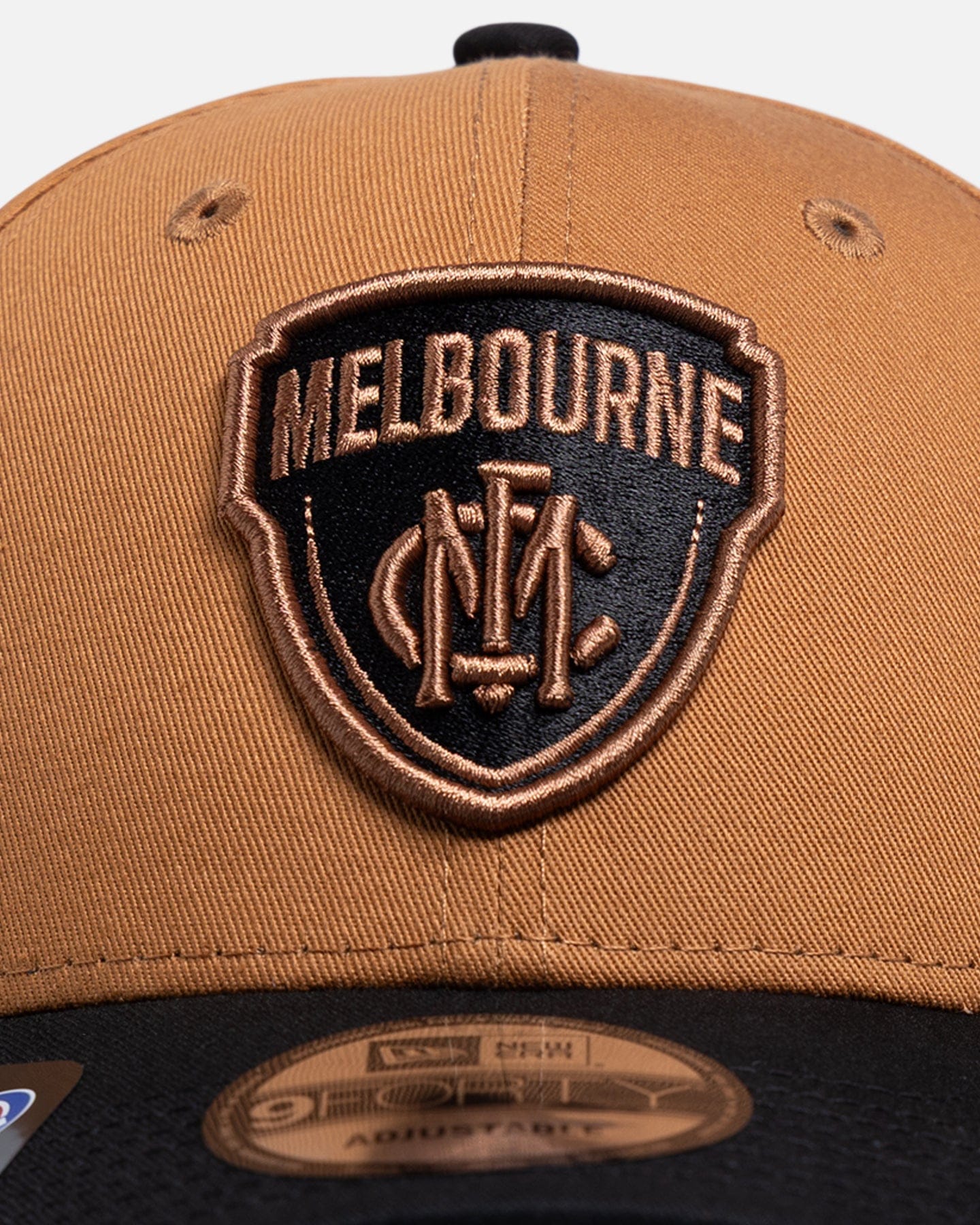 New Era Melbourne Football Club AFL 2026 9FORTY Strapback Med Beige