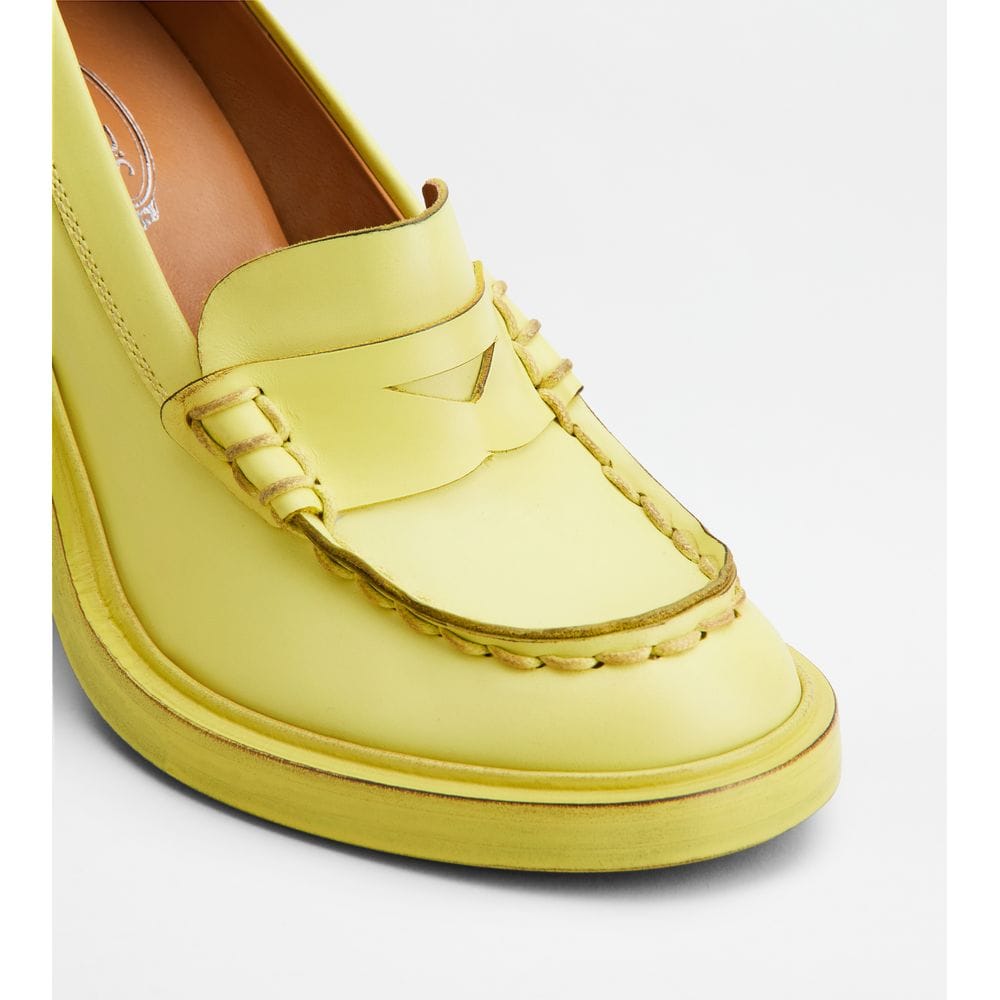 Tod's Tods Heeled Loafers In Leather Green Womens