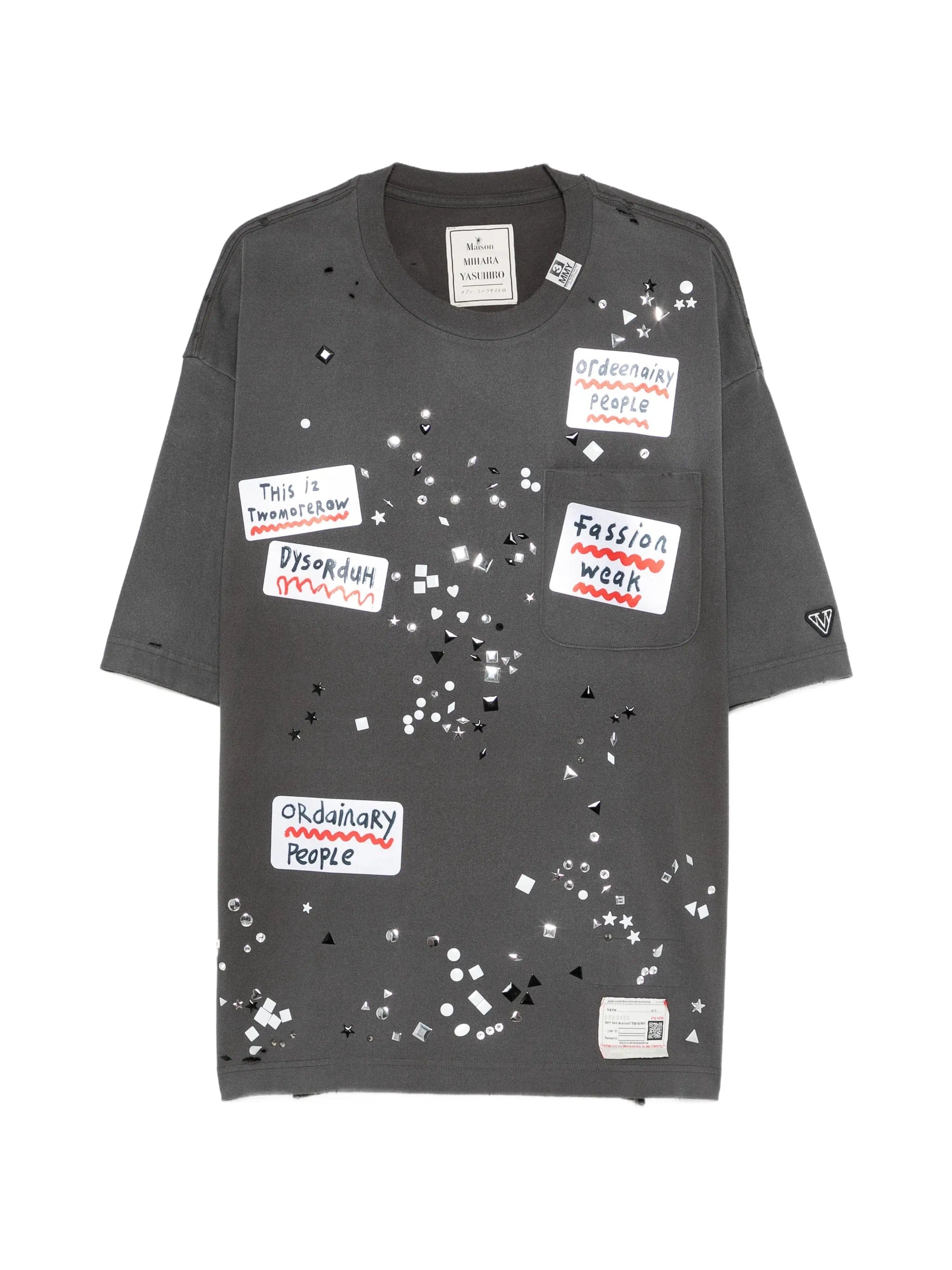 Maison Mihara Yasuhiro sticker - embellished T - shirt