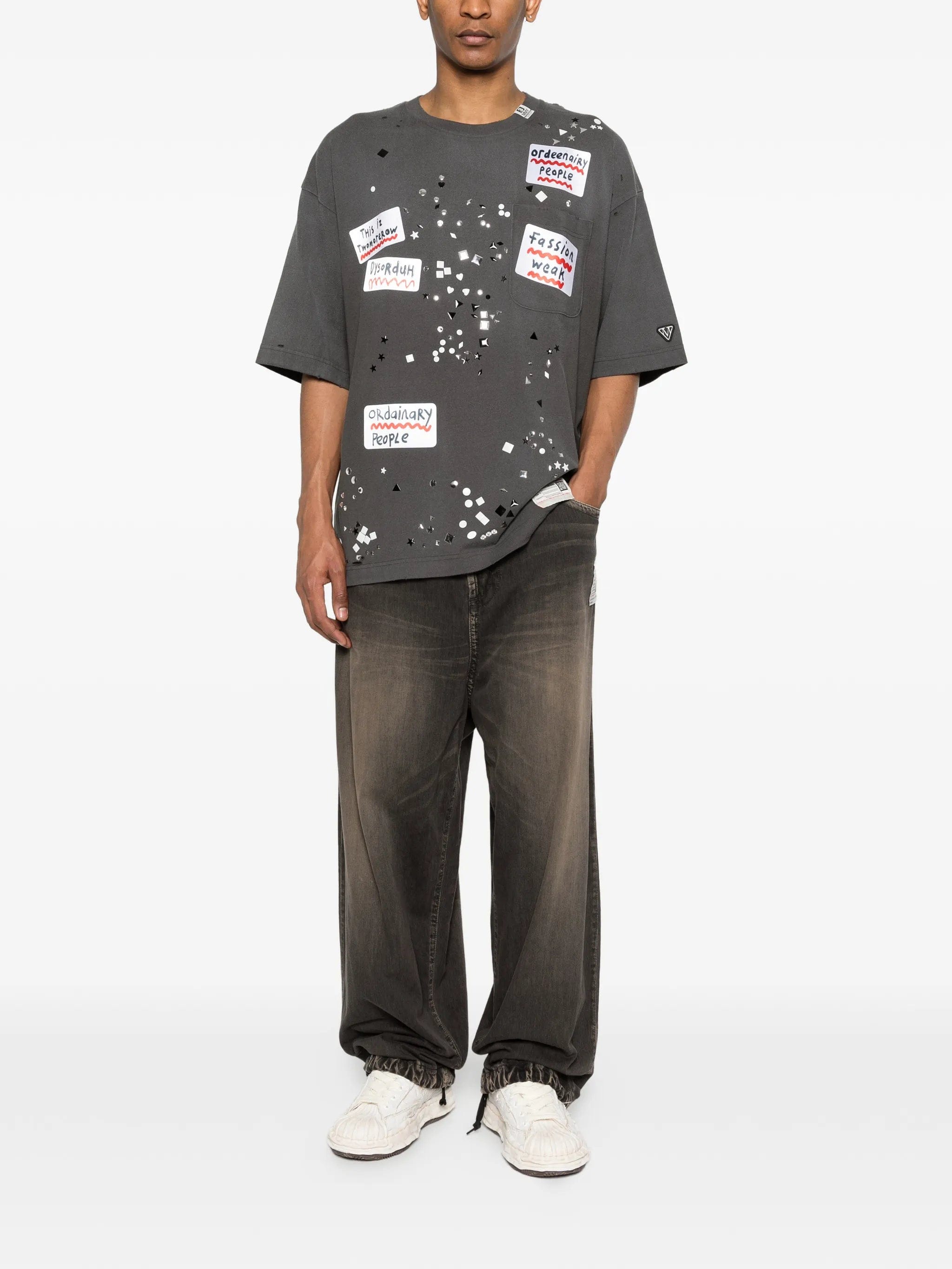 Maison Mihara Yasuhiro sticker - embellished T - shirt