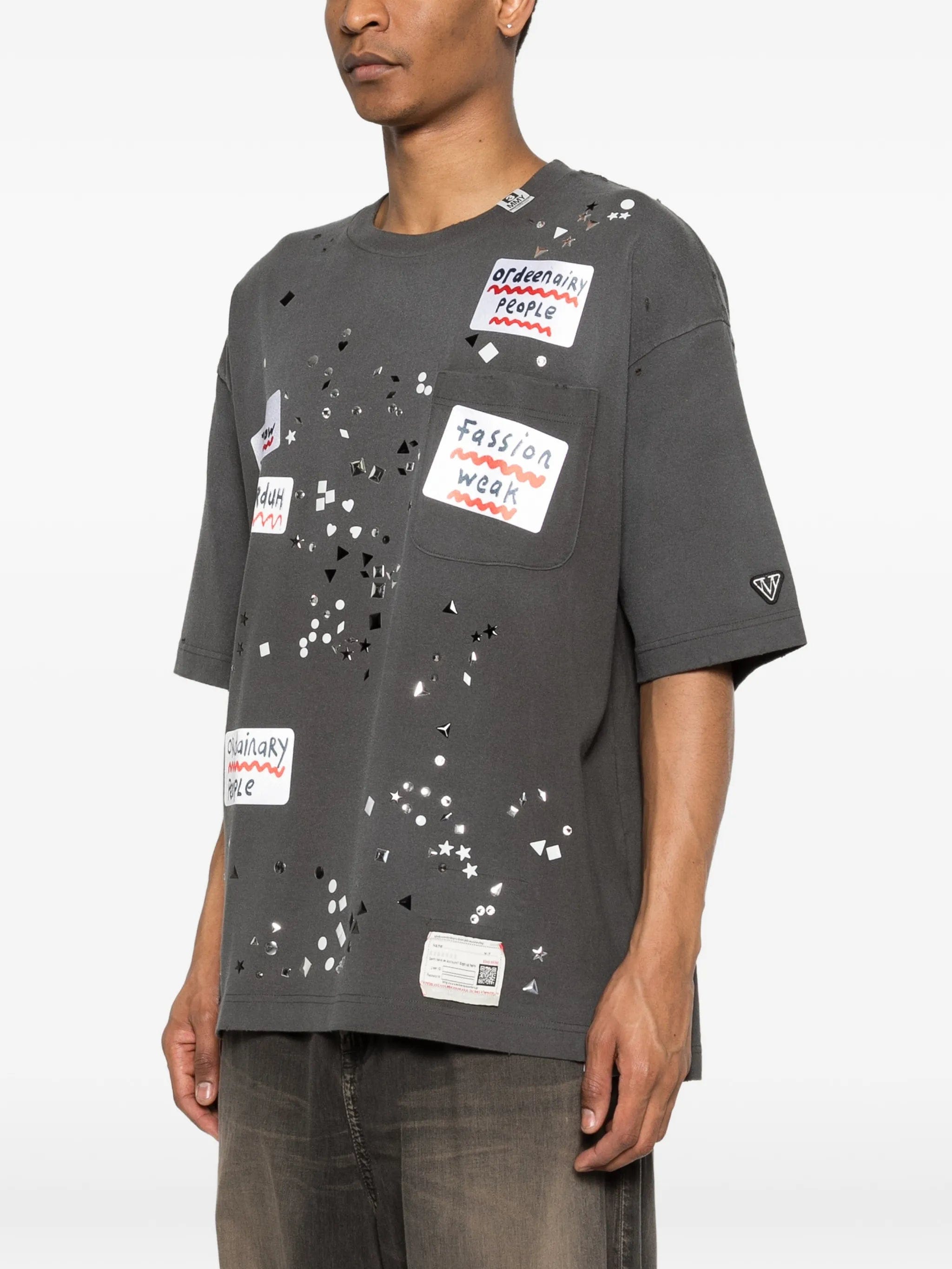 Maison Mihara Yasuhiro sticker - embellished T - shirt