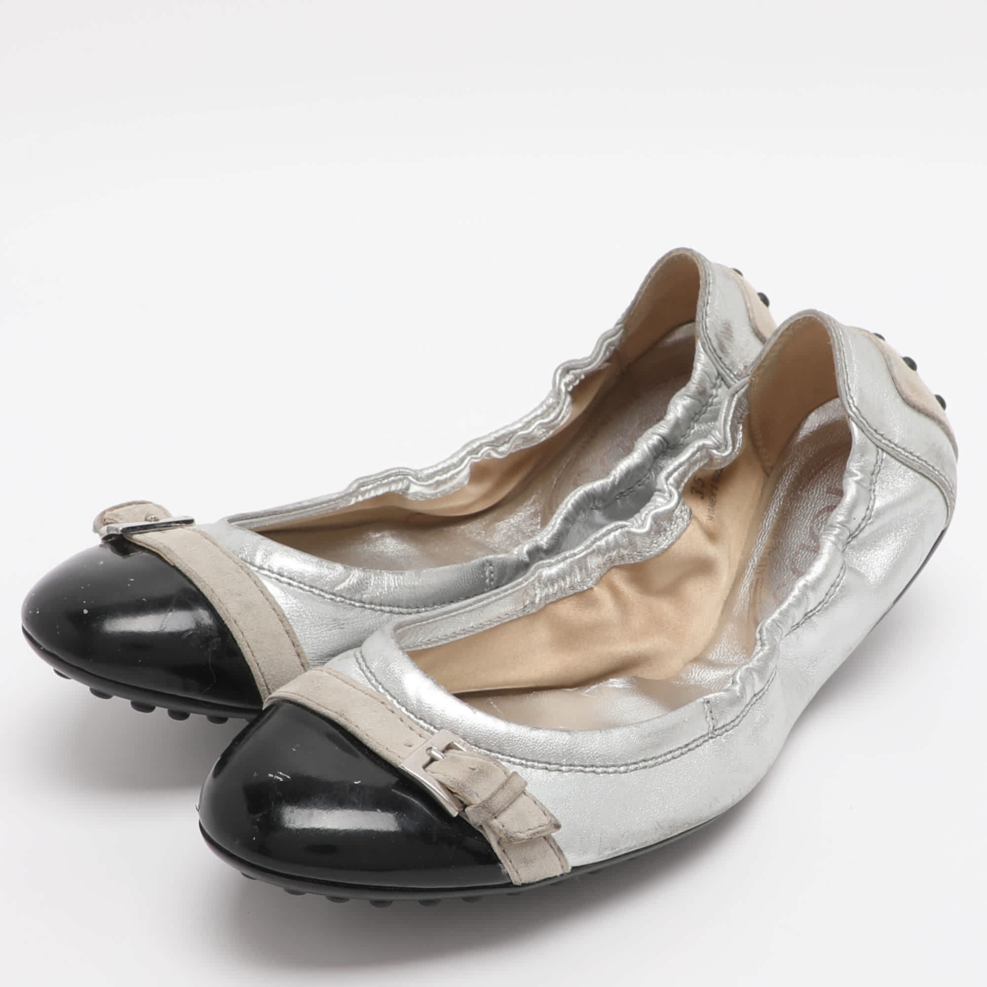 Tod's Size 35 Silver/black Patent And Leather Ballet Flats