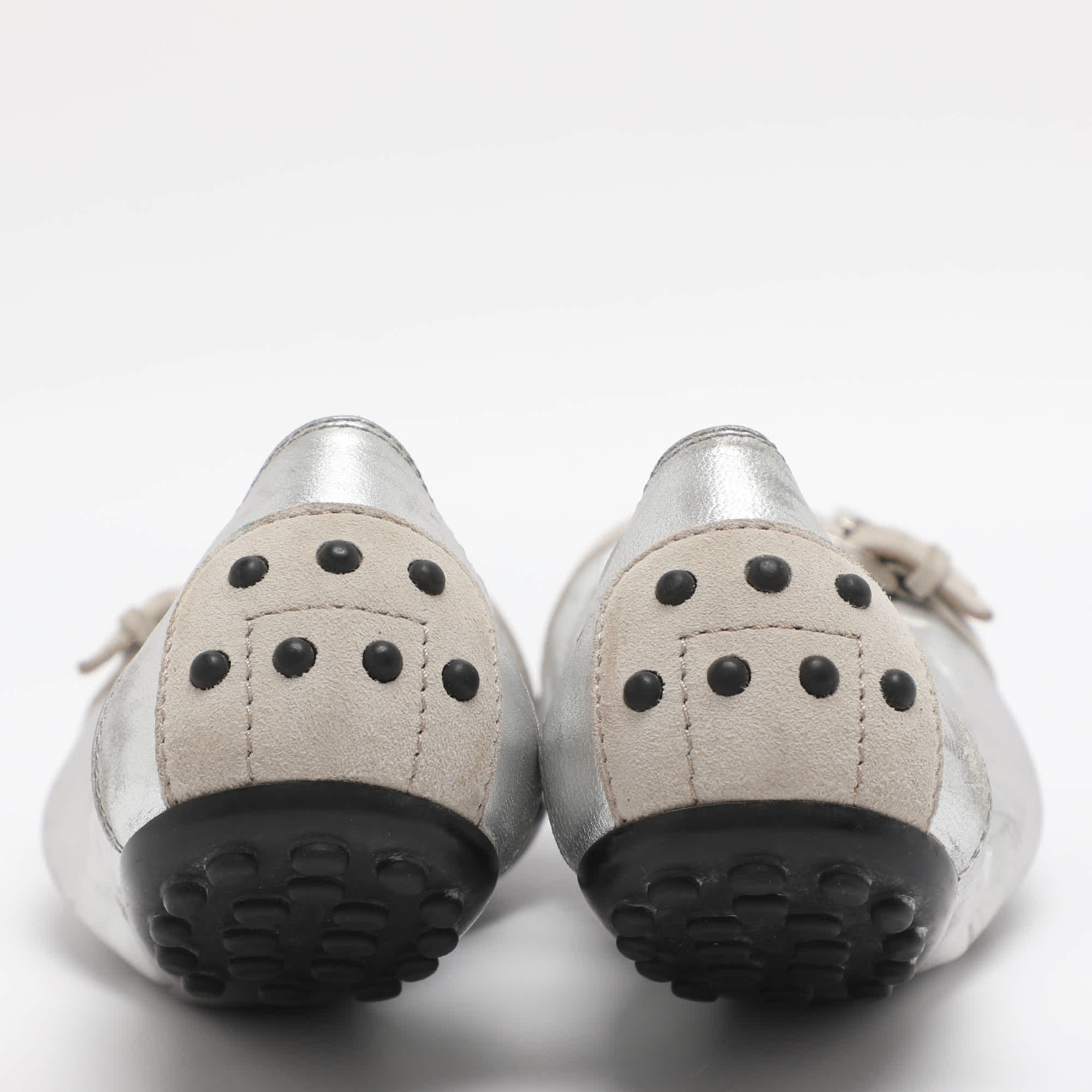 Tod's Size 35 Silver/black Patent And Leather Ballet Flats
