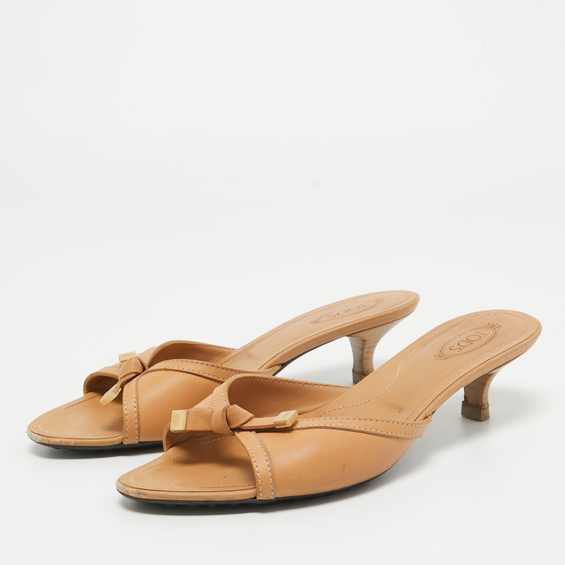 Tod's Beige Leather Bow Slide Sandals