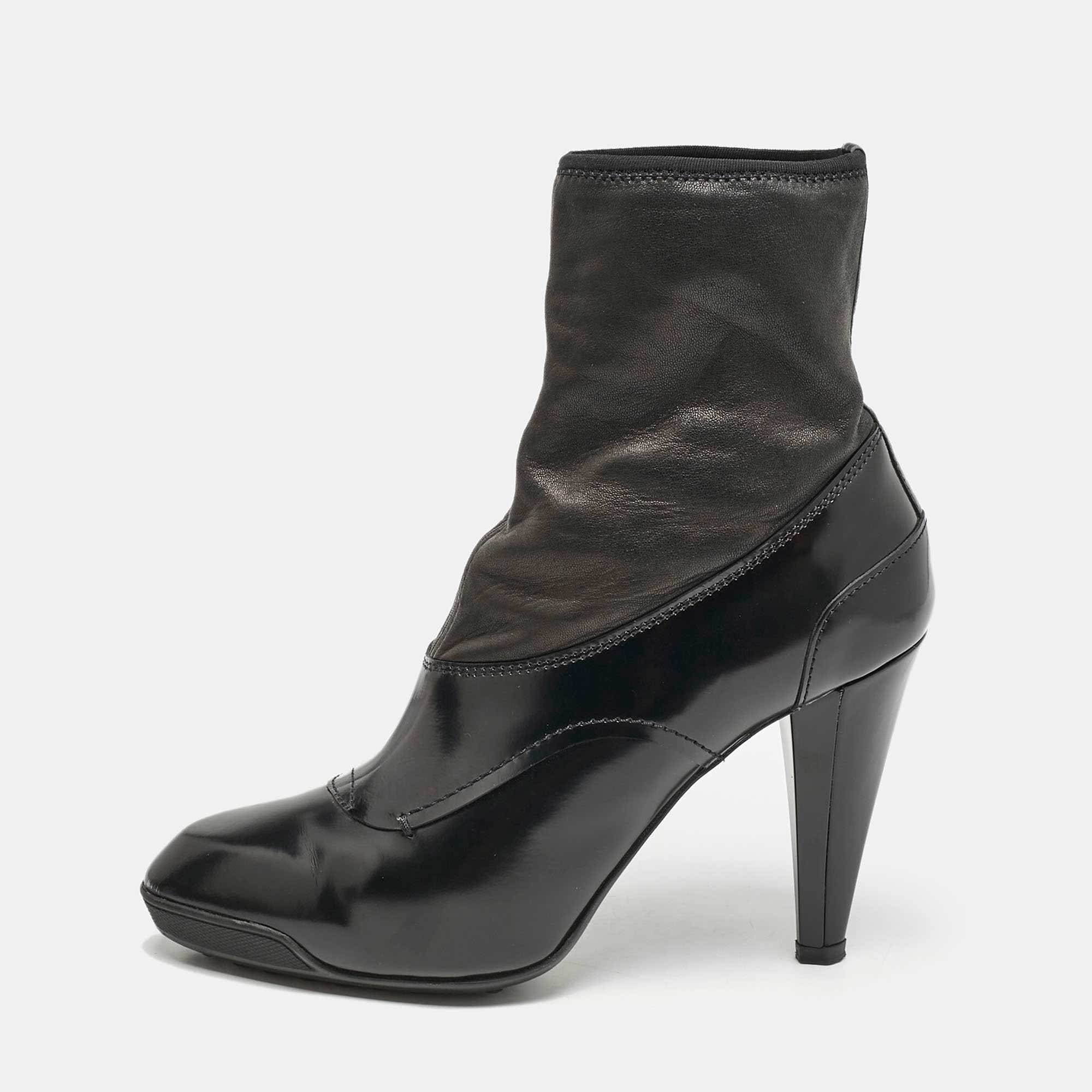Tod's Black Leather Ankle Length Boots