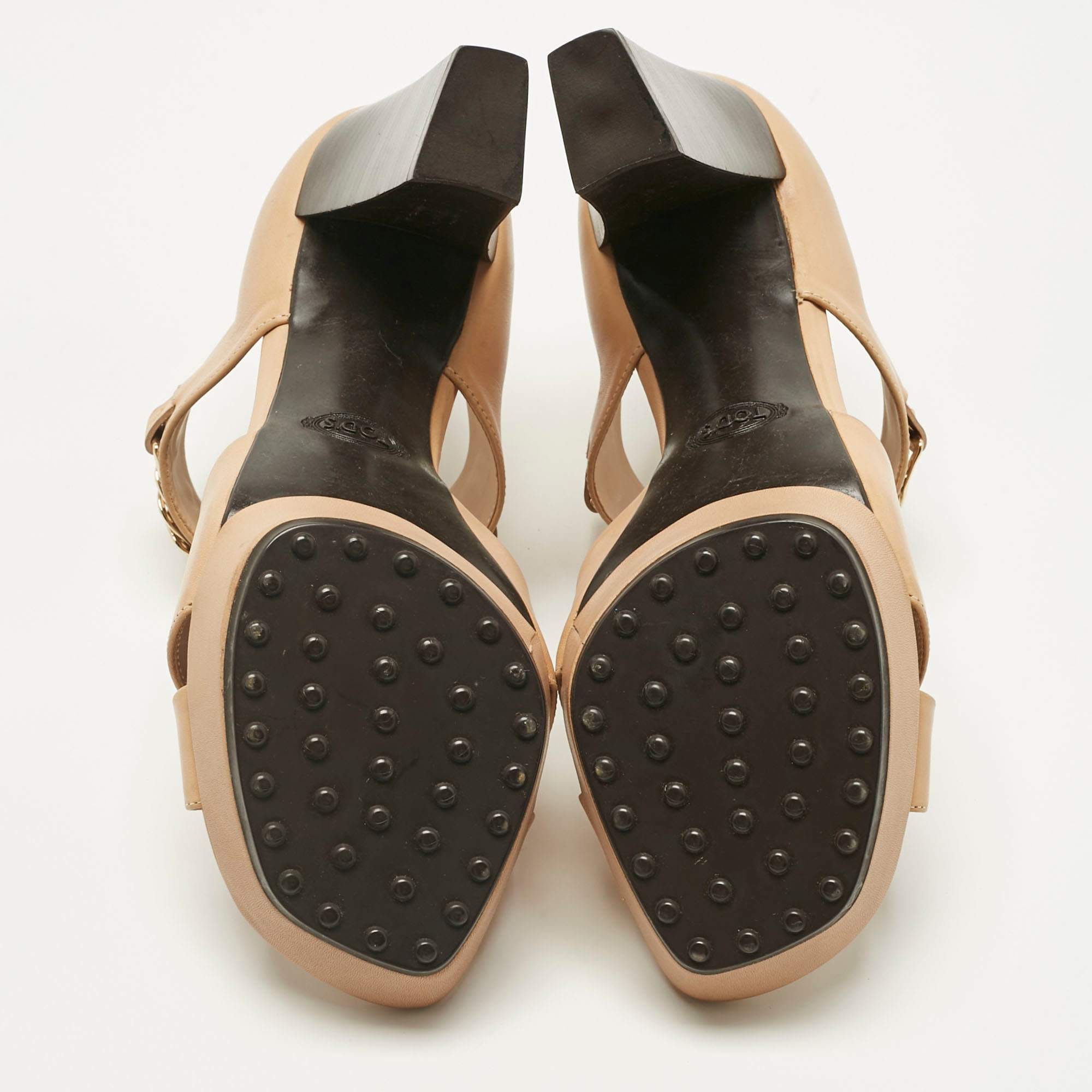 Tod's Beige Leather Chainlink Sandals