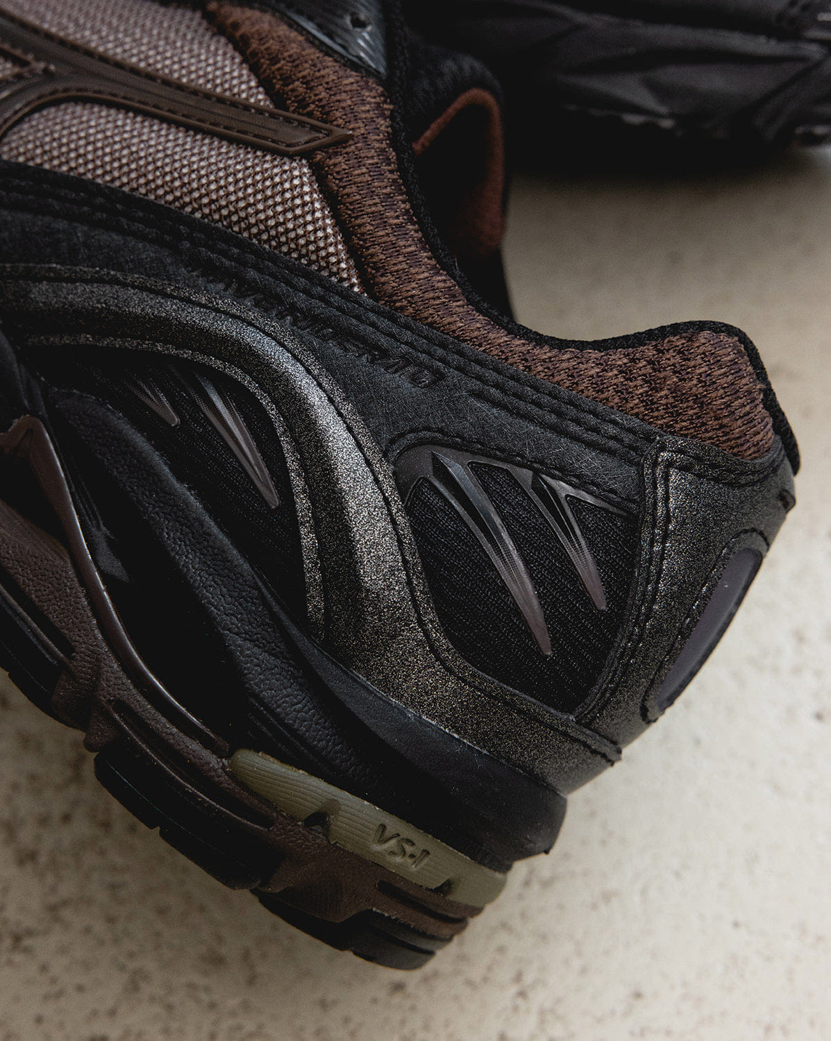 Mizuno x Vainl Archive Wave Rider 10